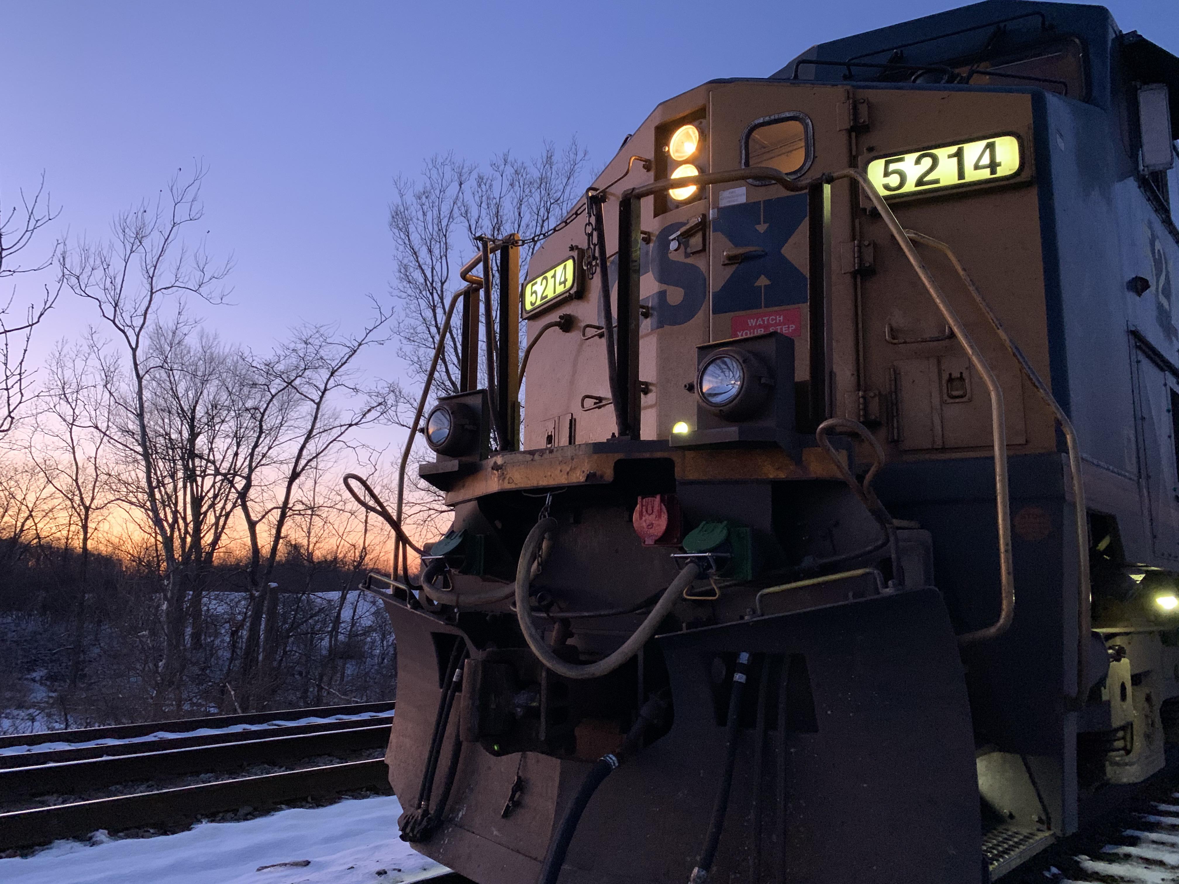 Sunset in Ridgeway, Ohio r/TrainPorn