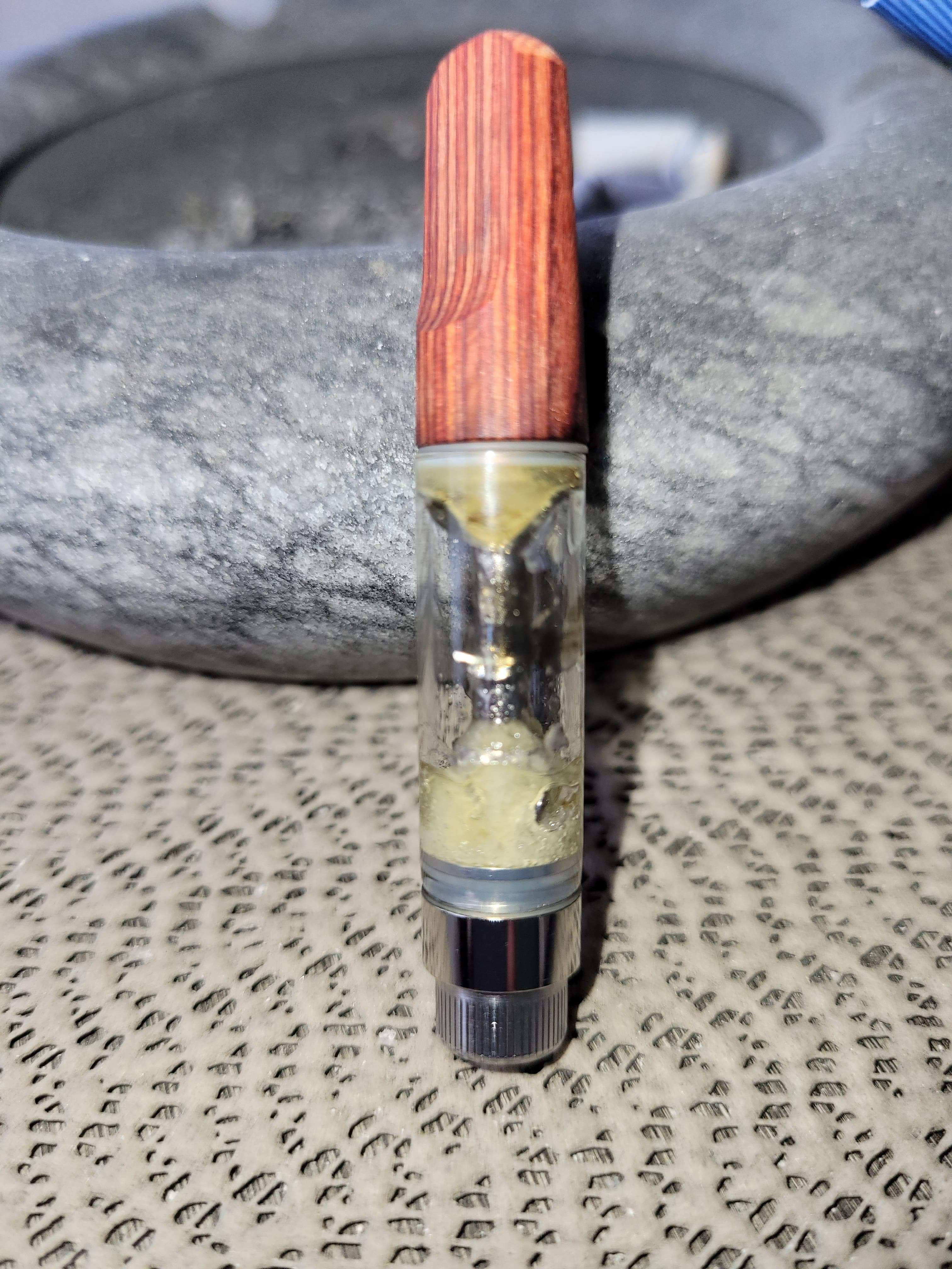 What causes this??? Friends cart donno type weed