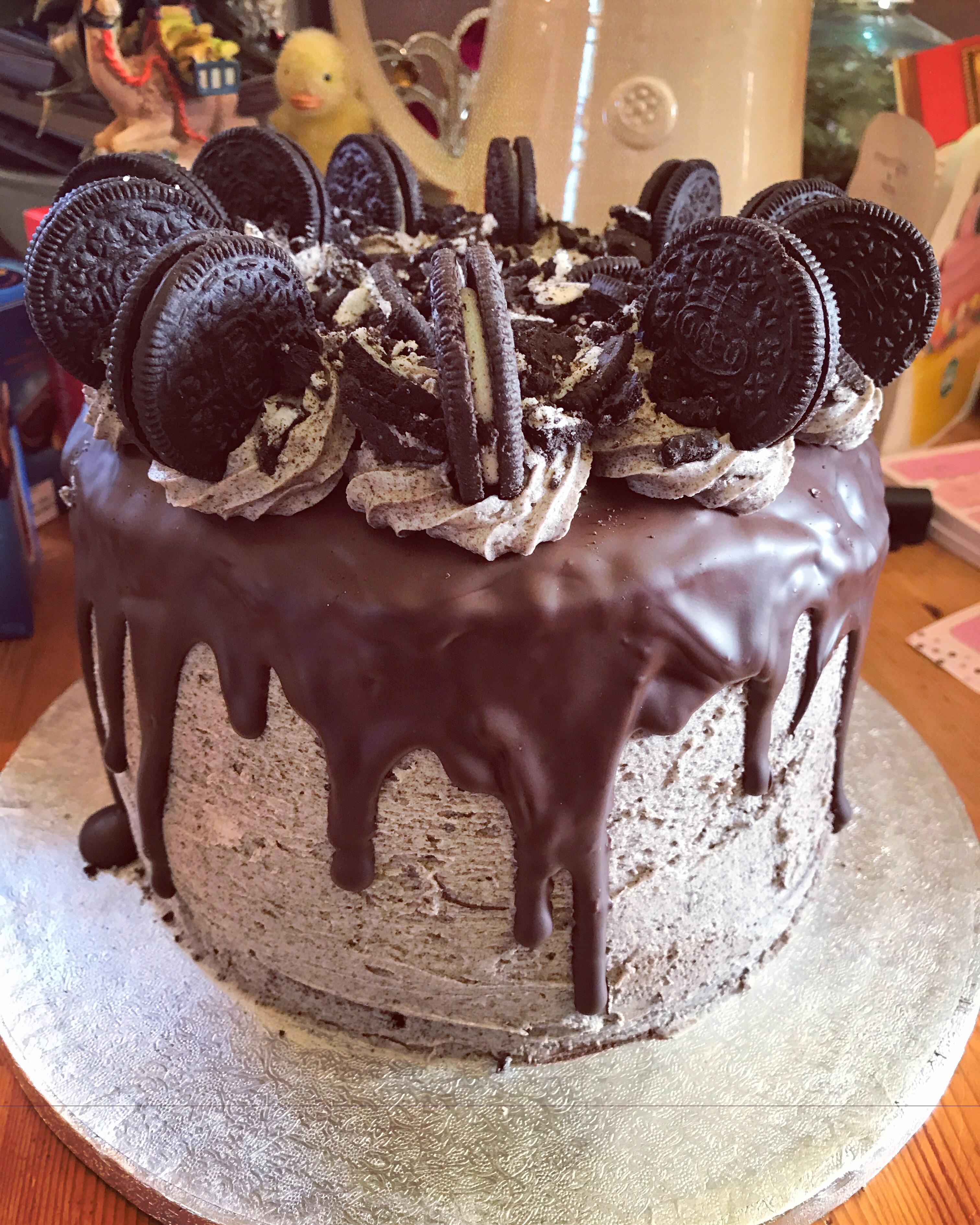 [homemade] Triple Chocolate Oreo Cake r/food