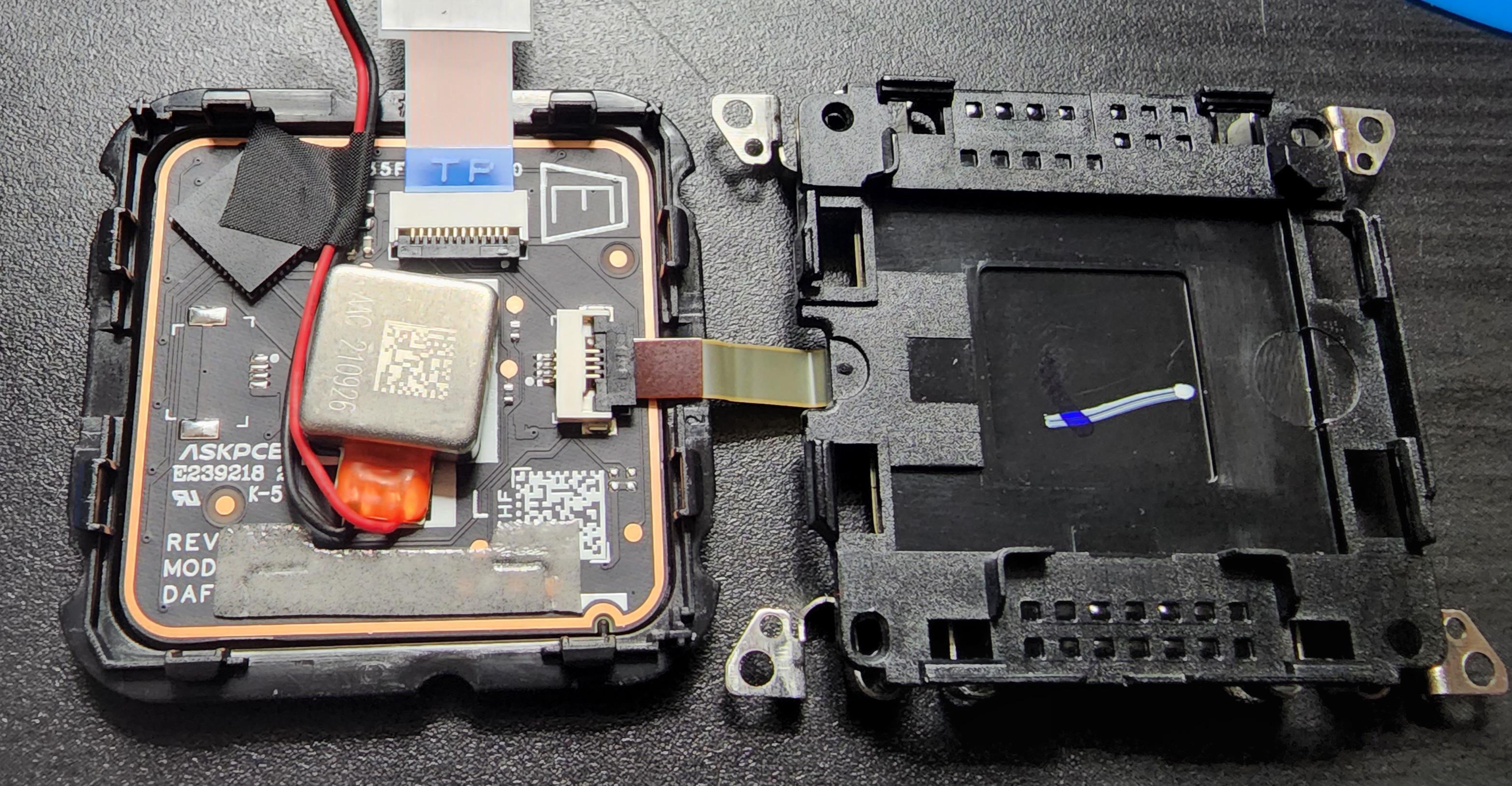 Left trackpad's crooked/misaligned haptic motor. r/SteamDeck