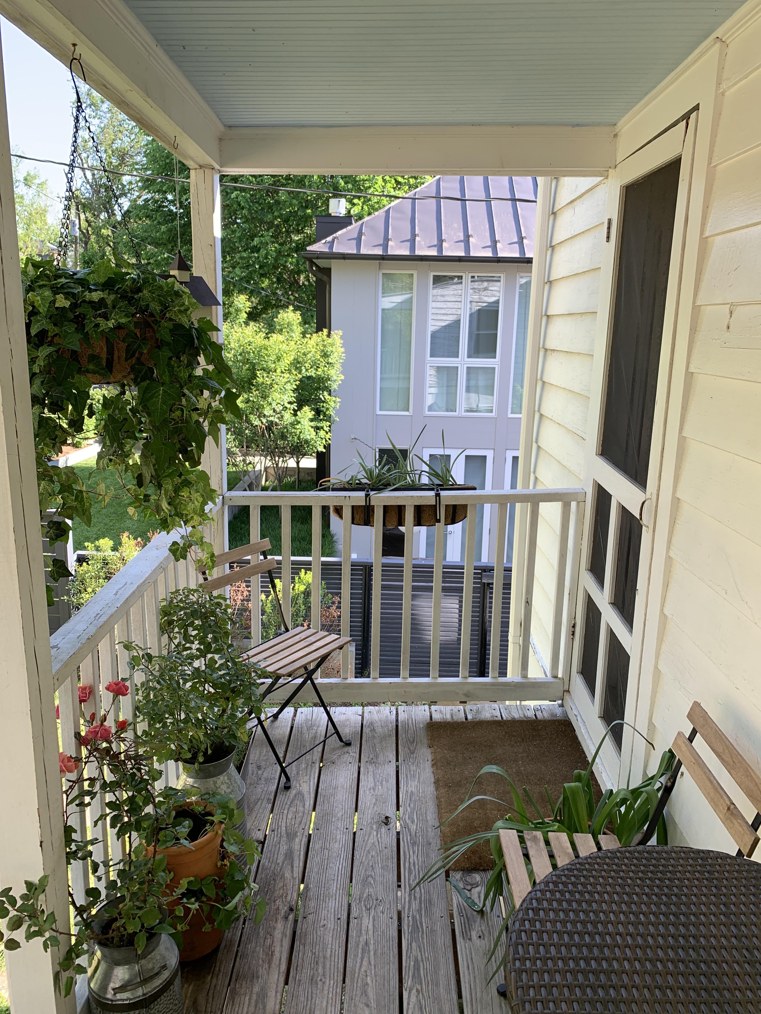 My tiny patio in Charlottesville r/CozyPlaces