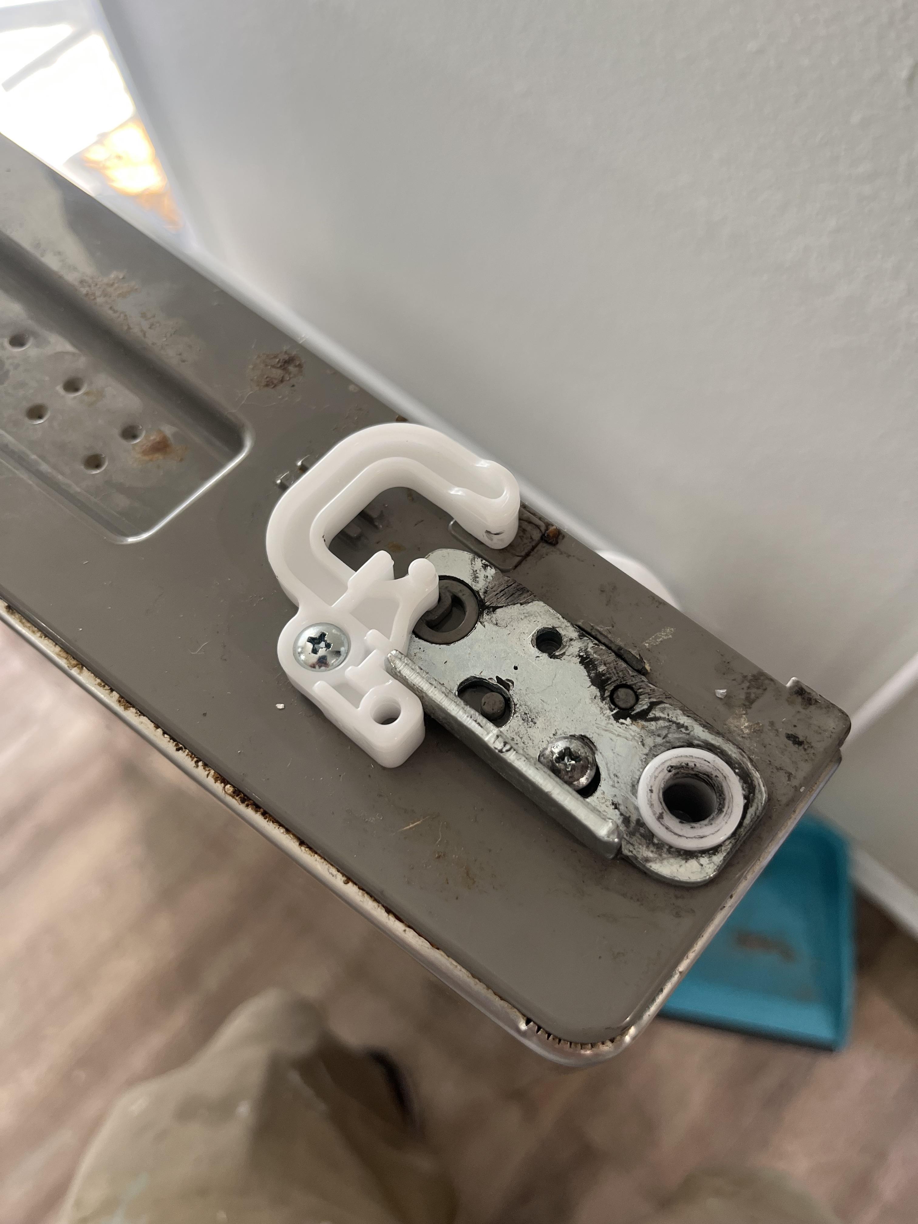 Help me find this exact part for my LG fridge? : r/HelpMeFind