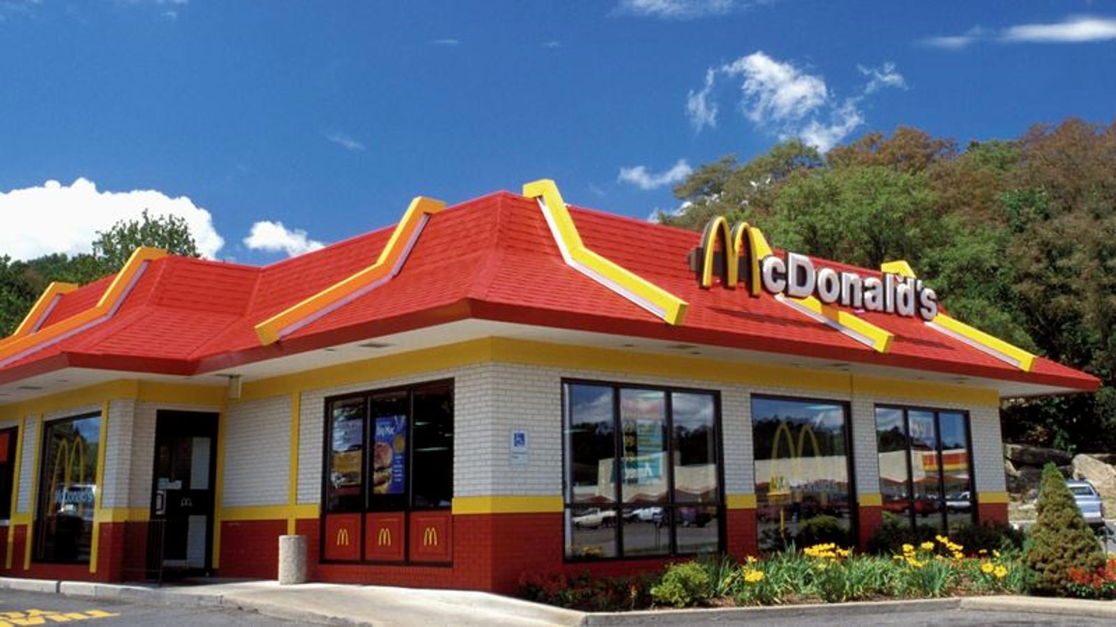 The red roof design of the McDonald's r/nostalgia