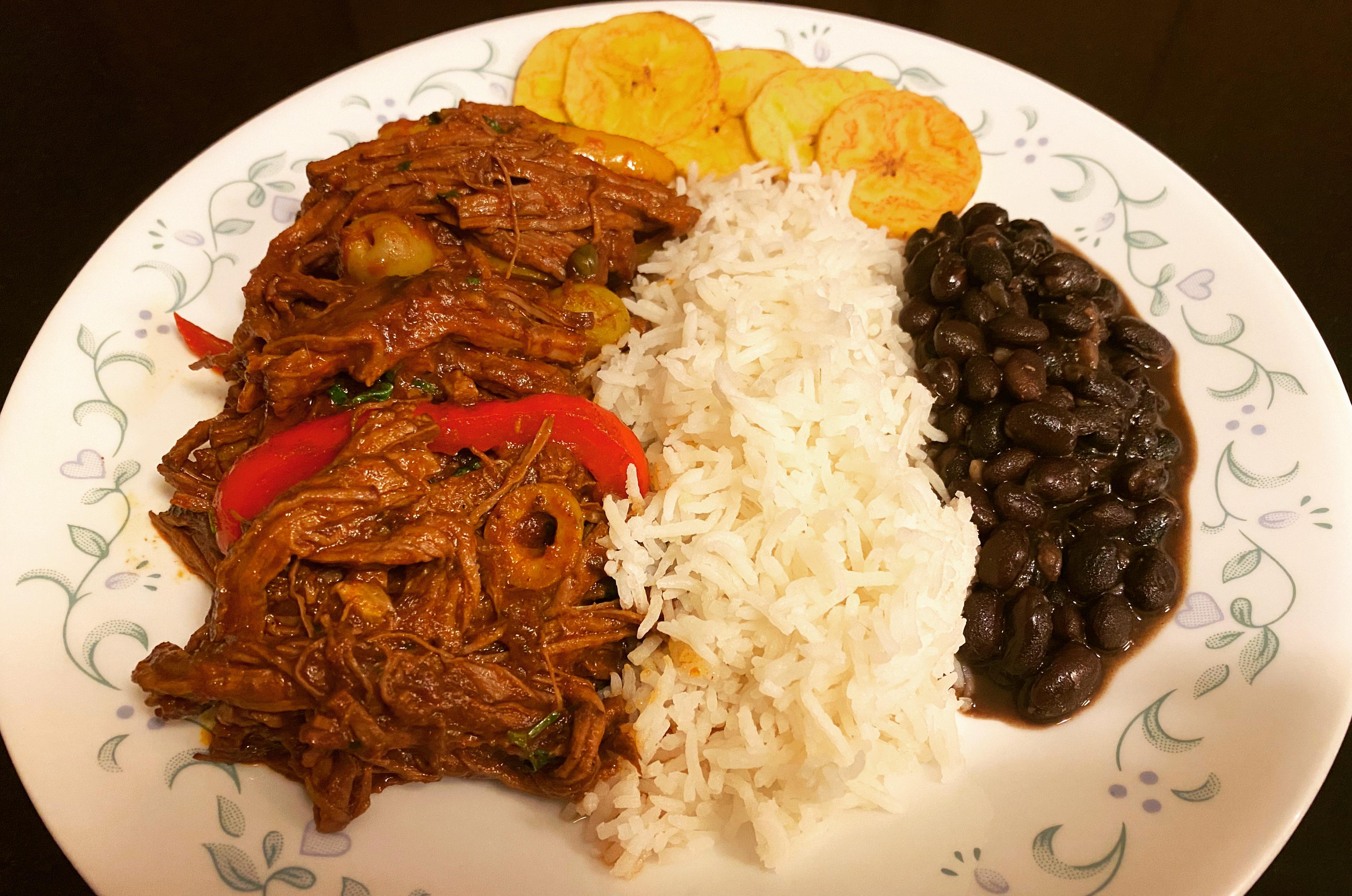 [HOMEMADE] Ropa Vieja with Black Beans and Rice r/food