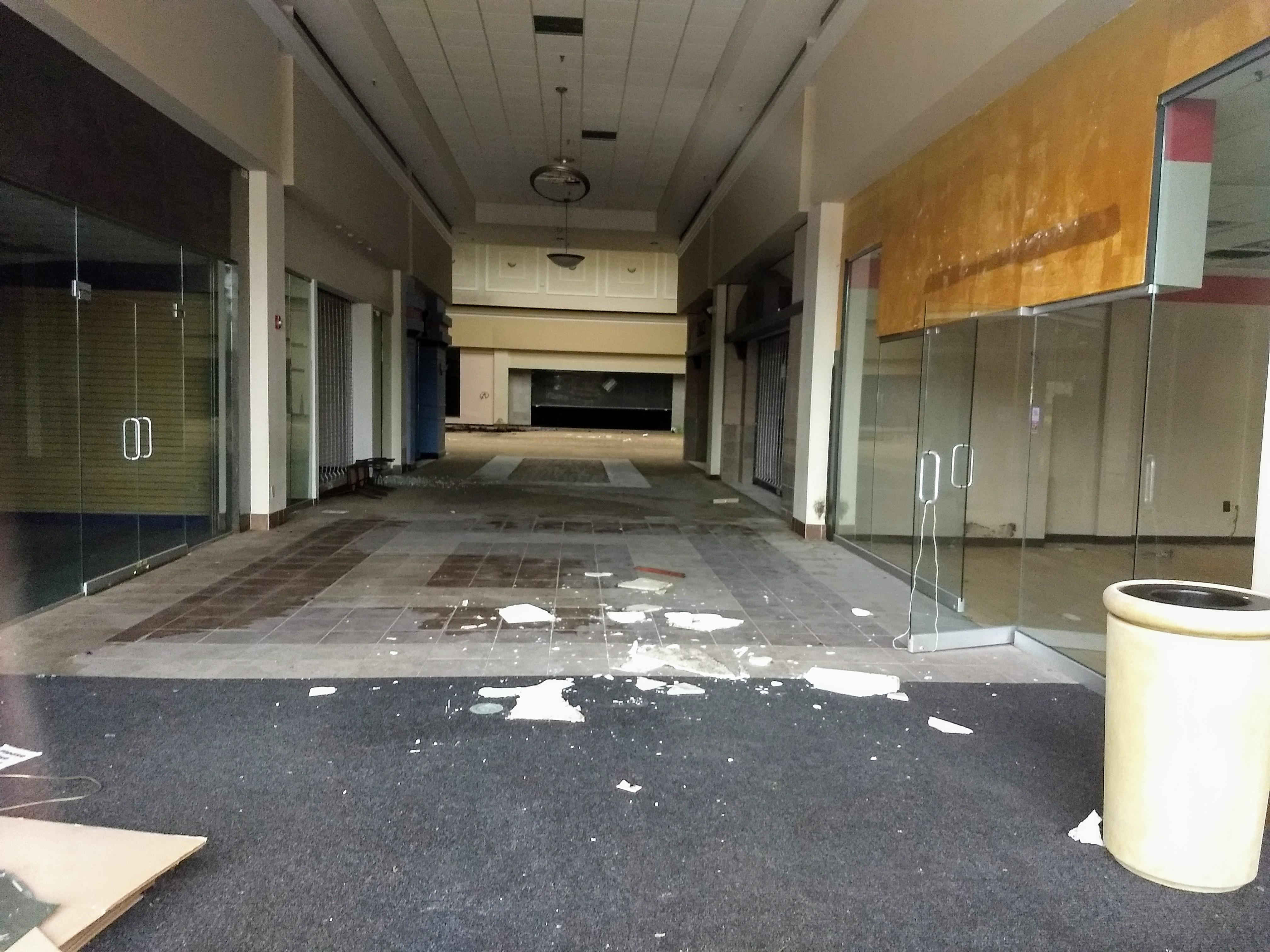Wilson Mall in Wilson, NC is completely dead. r/deadmalls