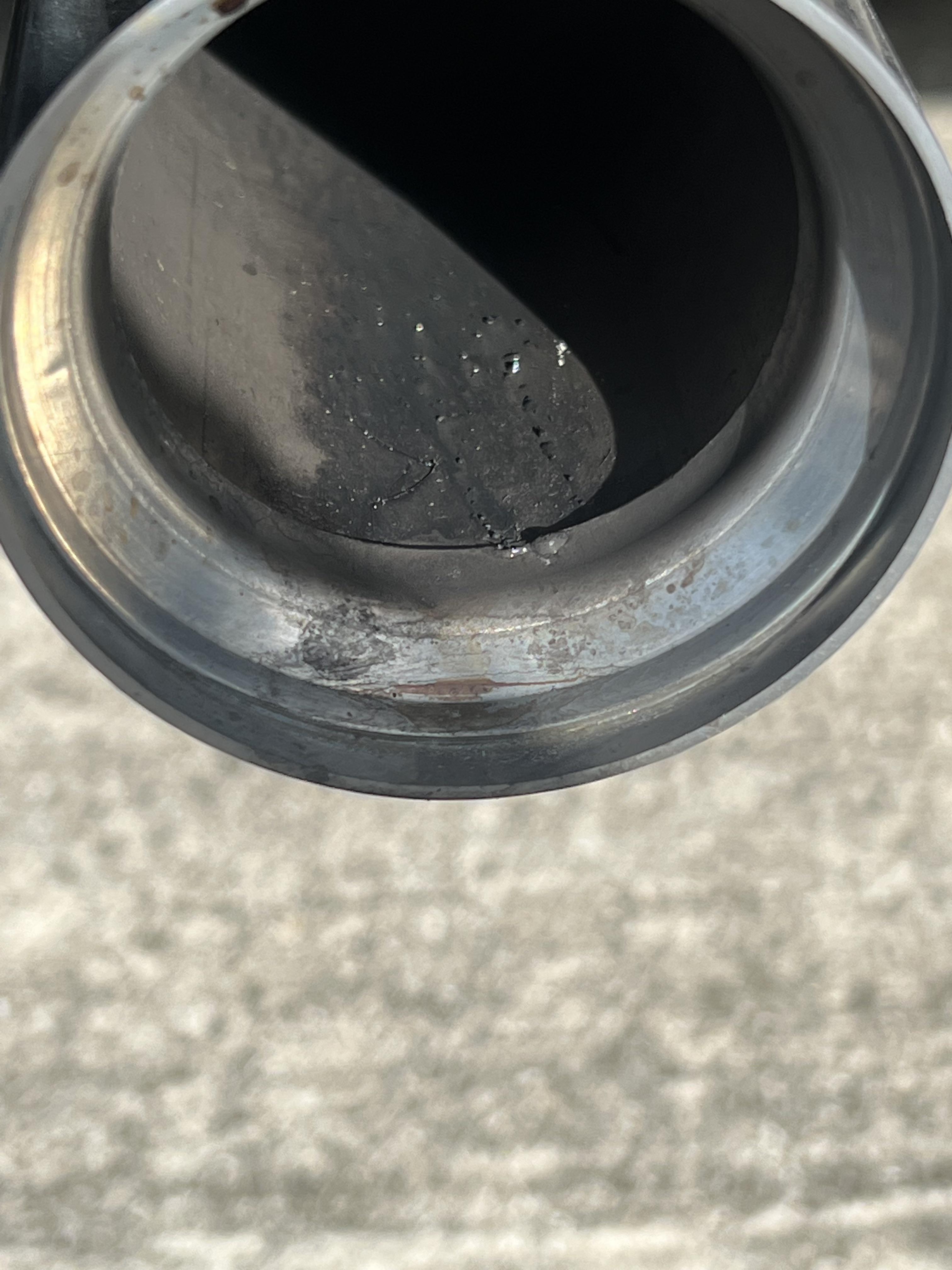 2015 428i n20 started getting a oil burning smell after my daily drives, noticed that there is