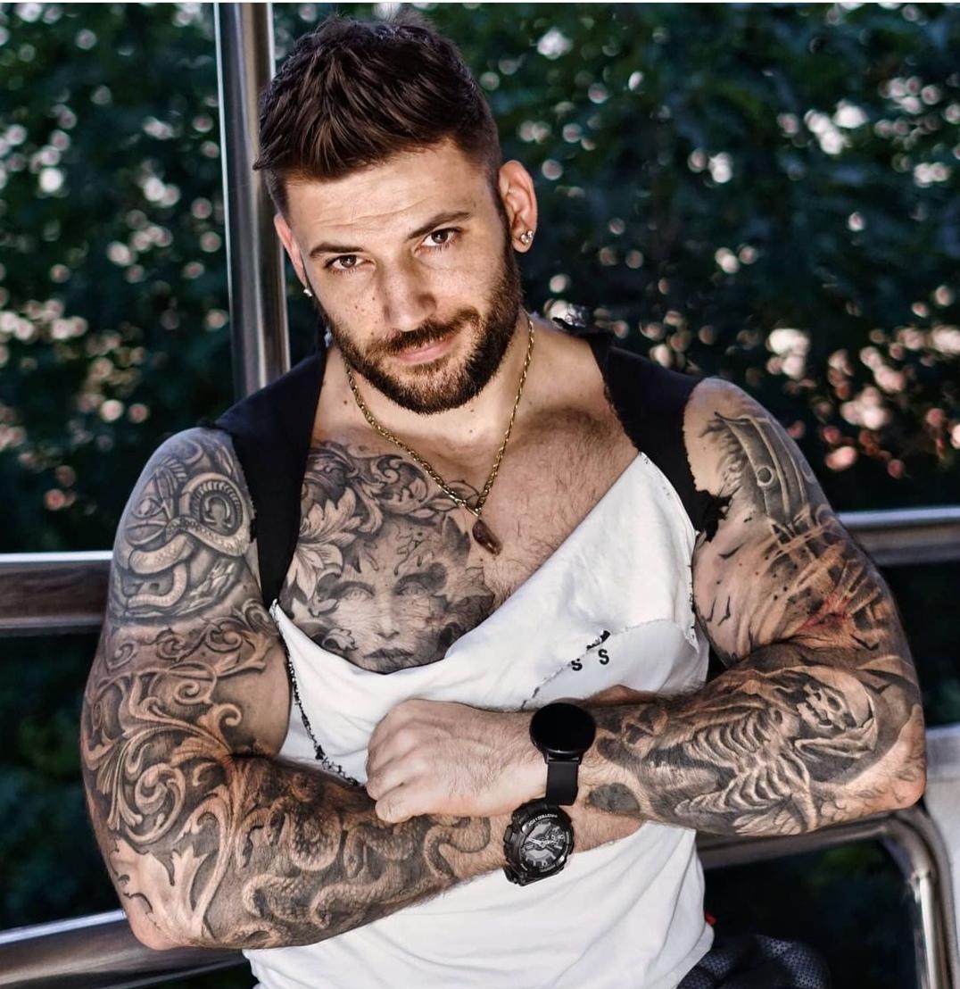 I've had quite a crush on Stan Yanevski for years. Some may remember him as Viktor Krum in