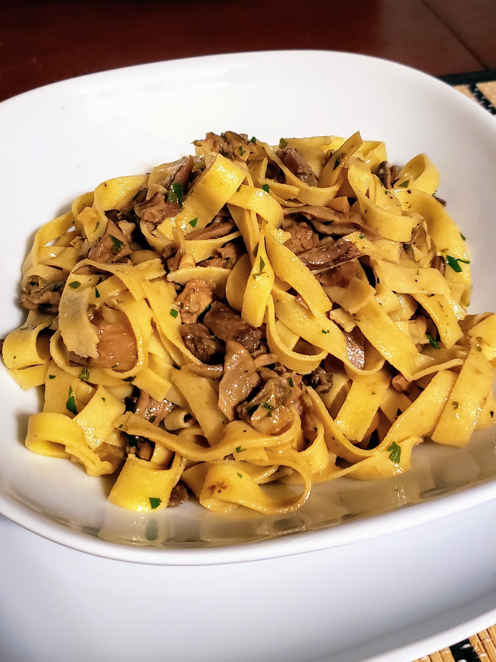 [Homemade] Tagliatelle with porcini mushrooms r/food