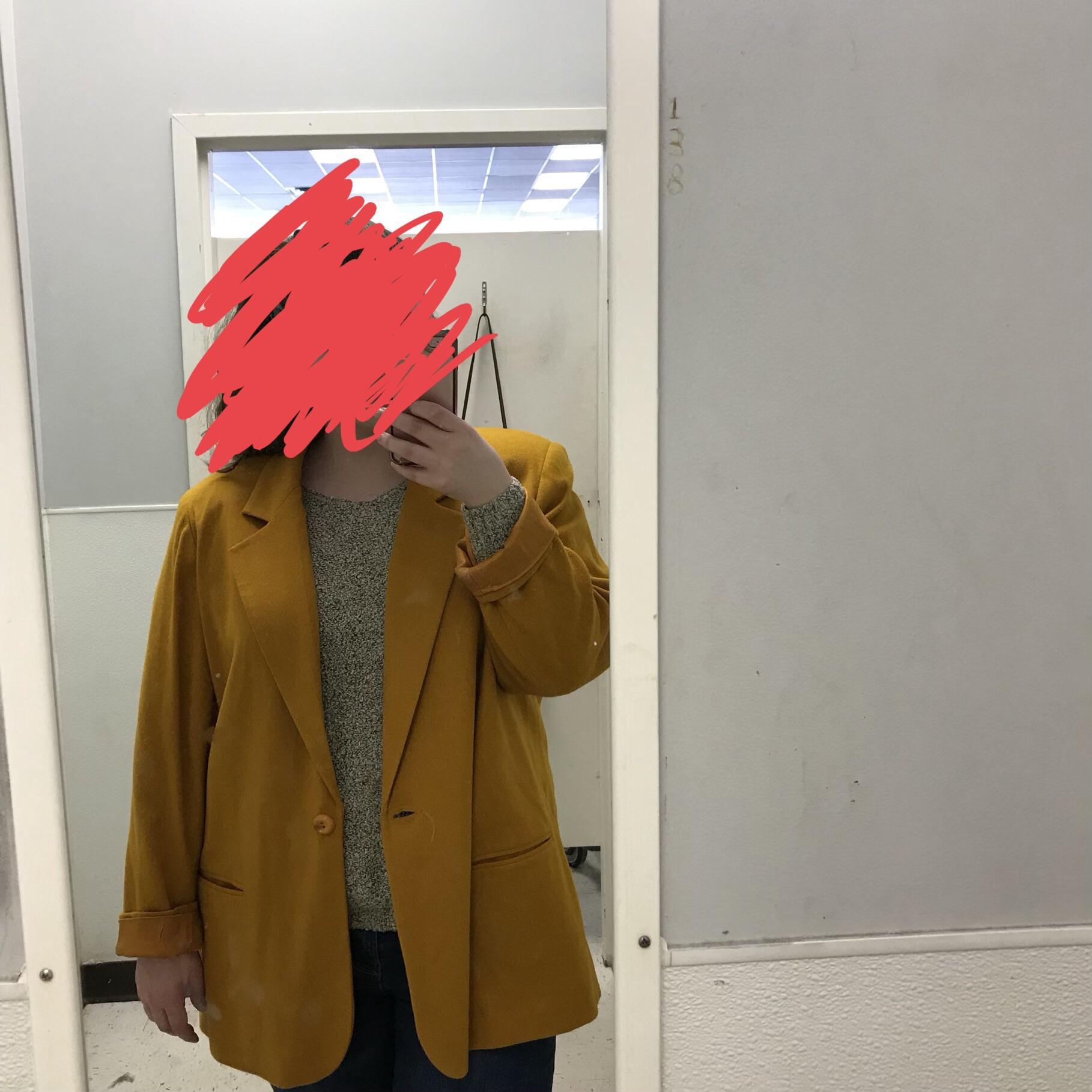 Oversized yellow coat 🌟 💫 r/ThriftStoreHauls