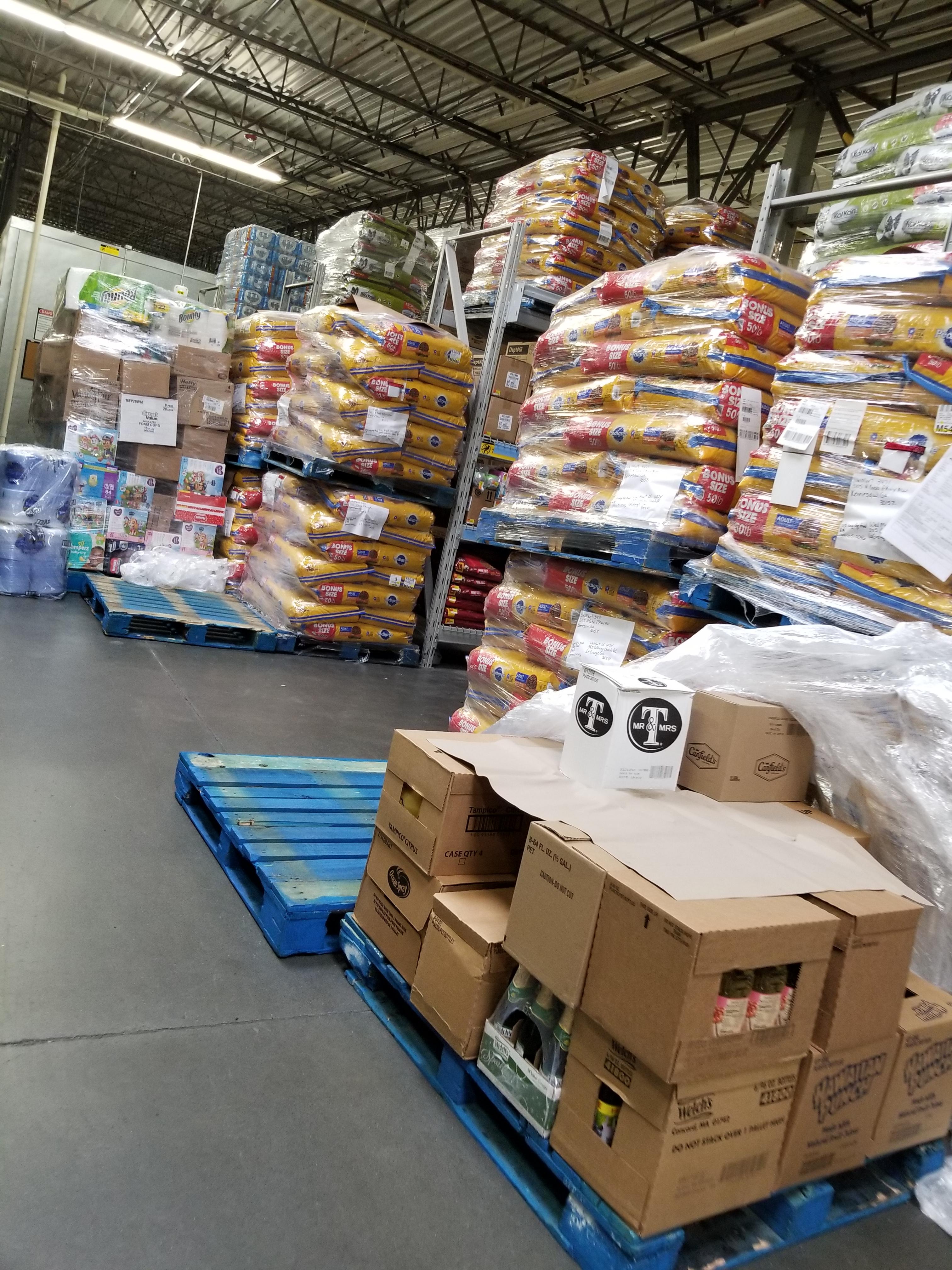 Feels a bit crowded in grocery receiving today.. r/walmart