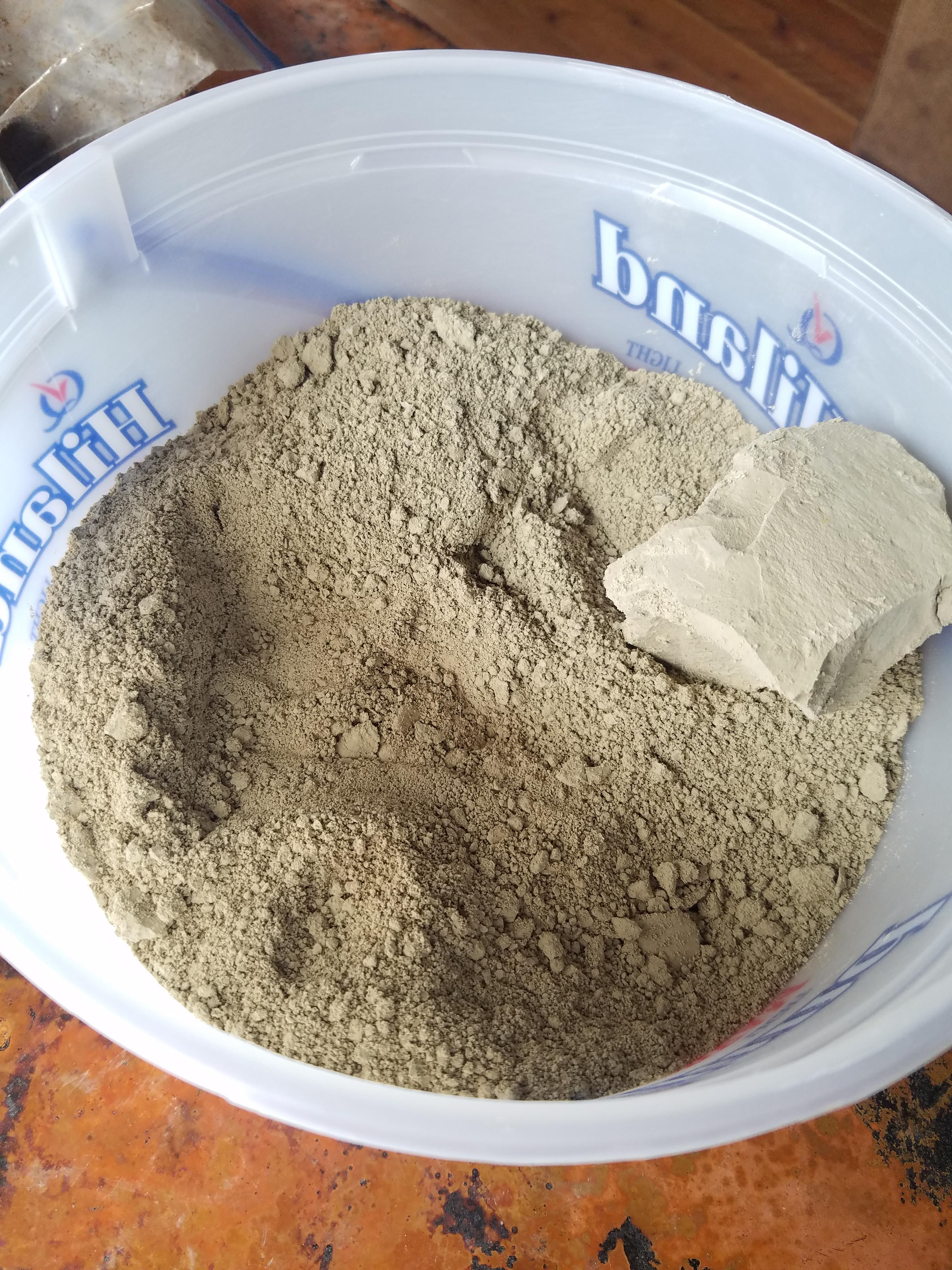 What kind of clay? Found in riverbank seam. Can dry in large chunks