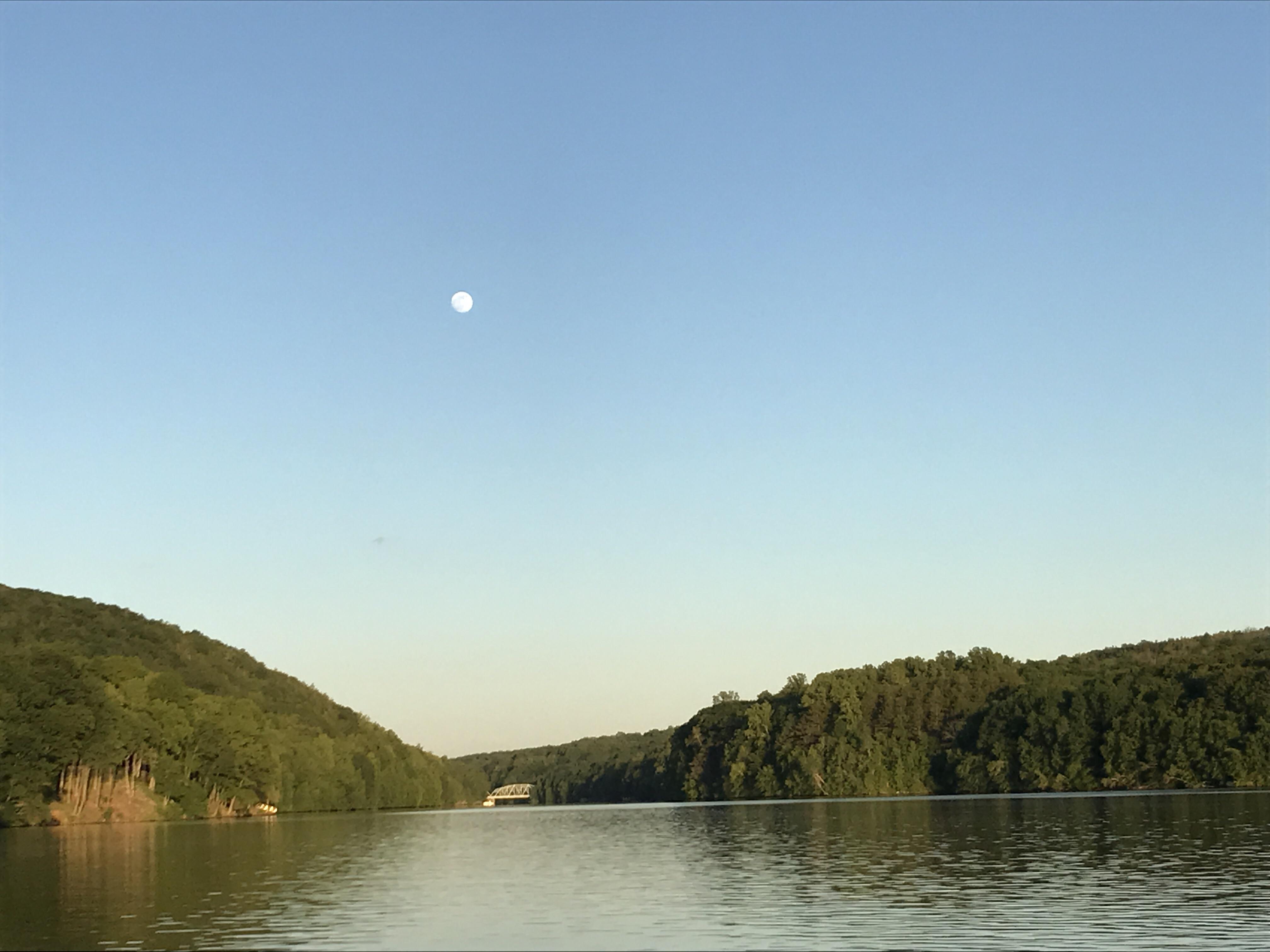 Lake Lillinonah A Gem Amidst Nature's Embrace Paraiso Island