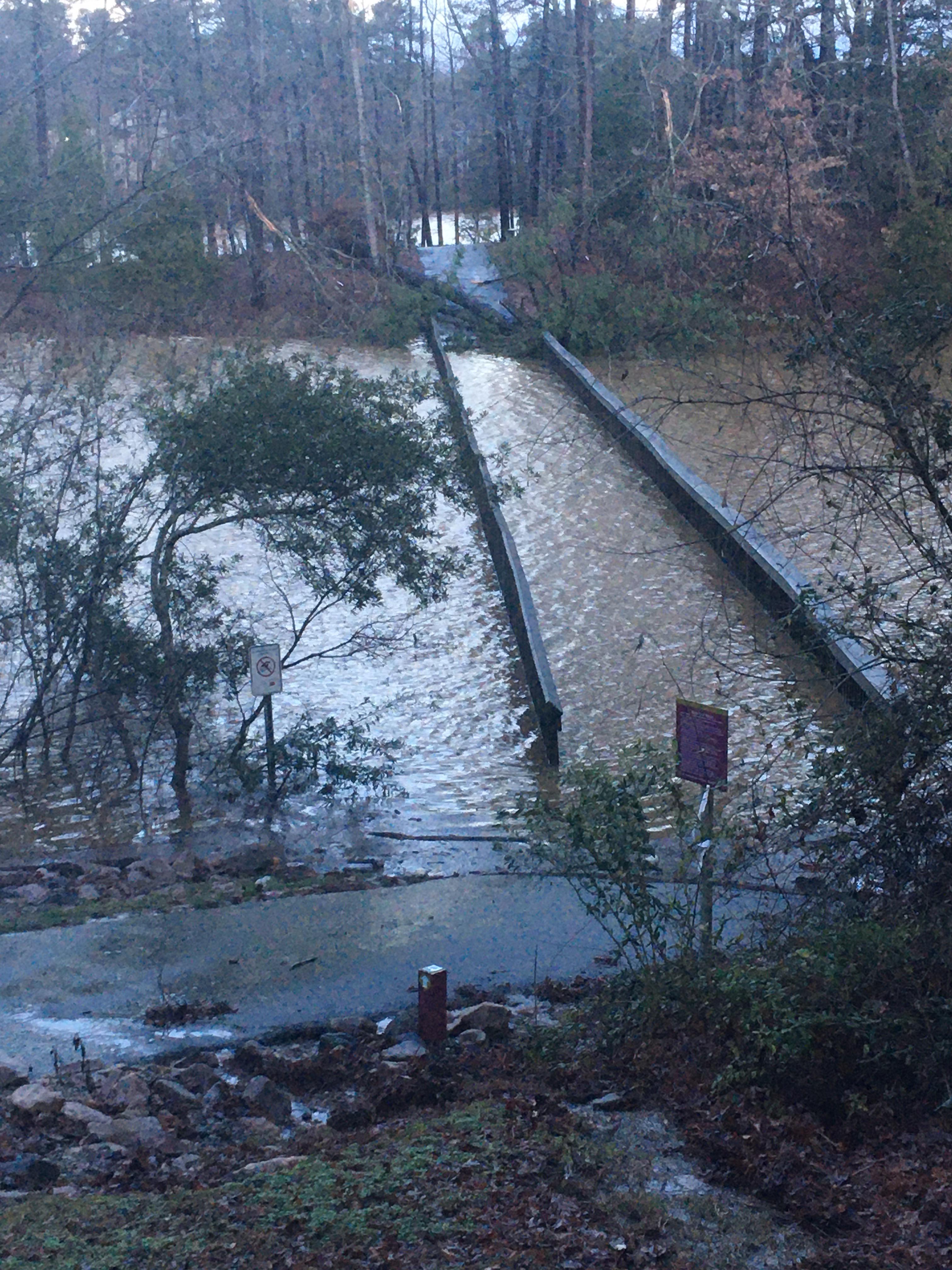 Lake Lynn this morning r/raleigh