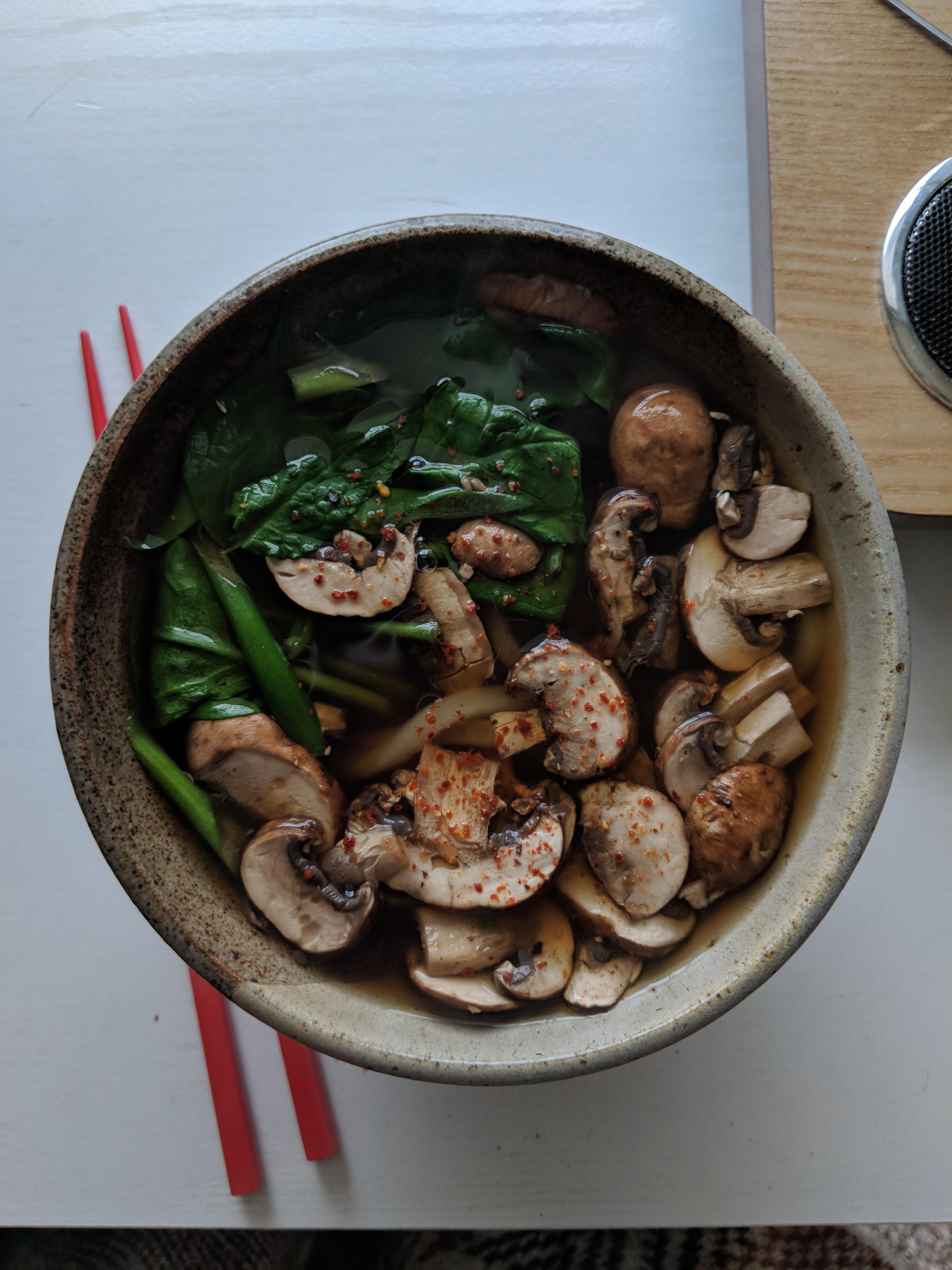 Udon noodle soup lunch 330 cal r/1200isplenty