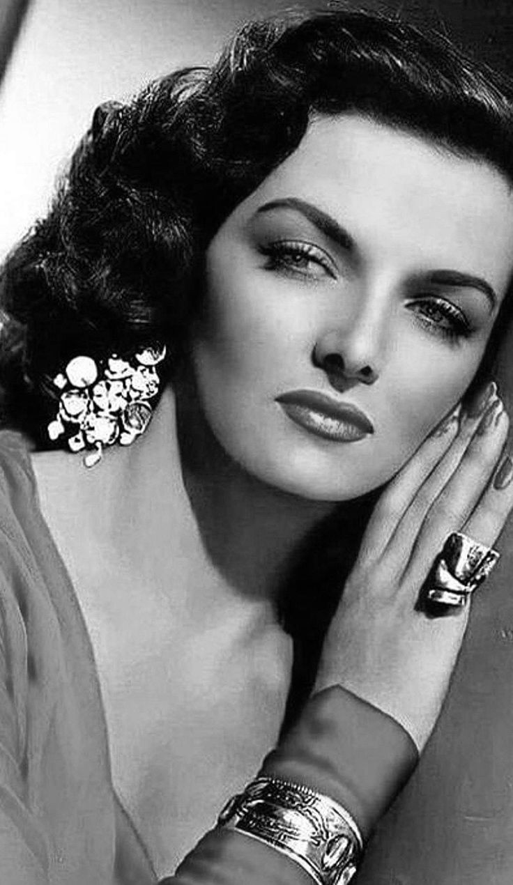 Jane Russell, 1940s : OldSchoolCelebs