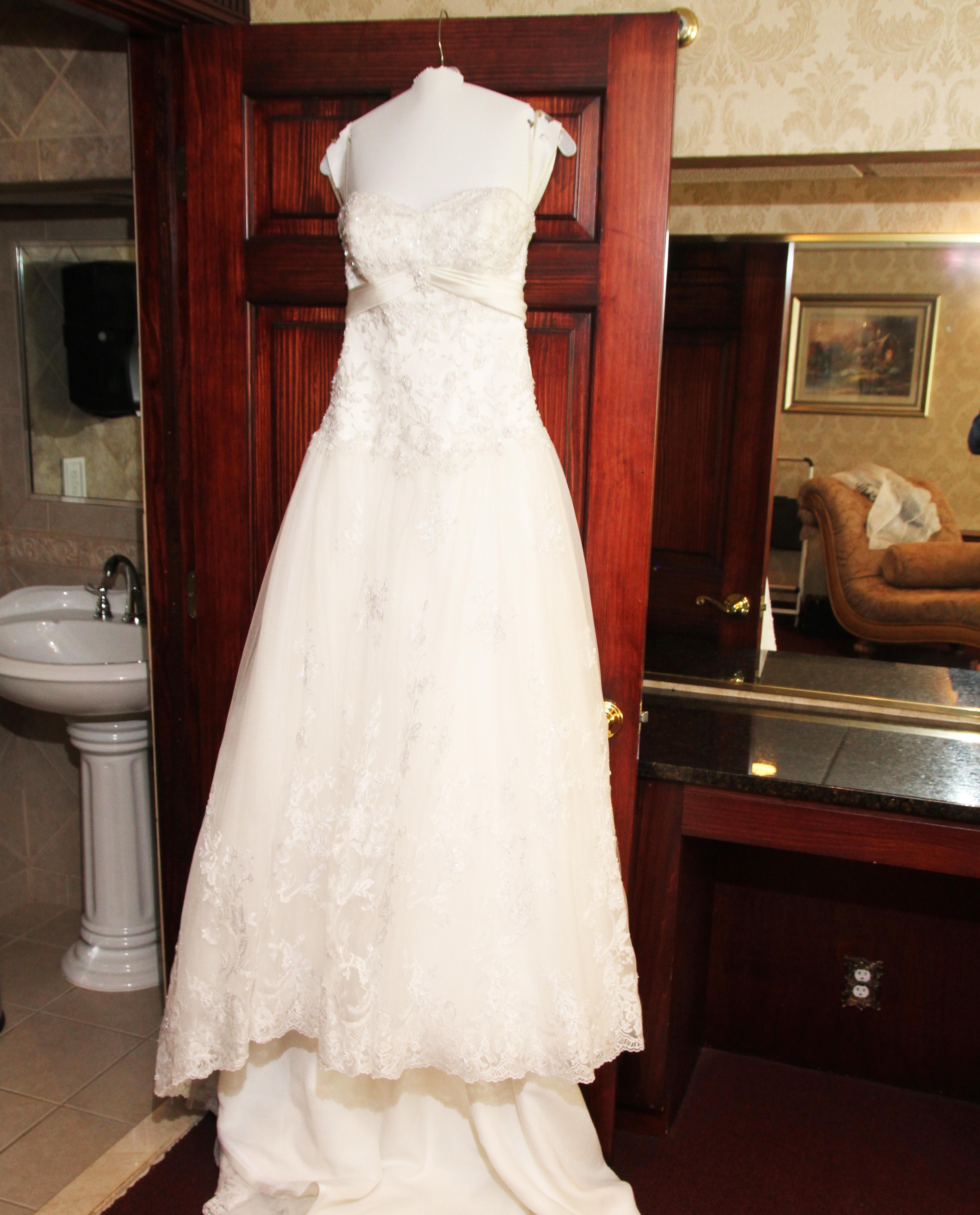 [Sell] Sottero Wedding Gown. Drop Waist Diamond White Gown with Lace