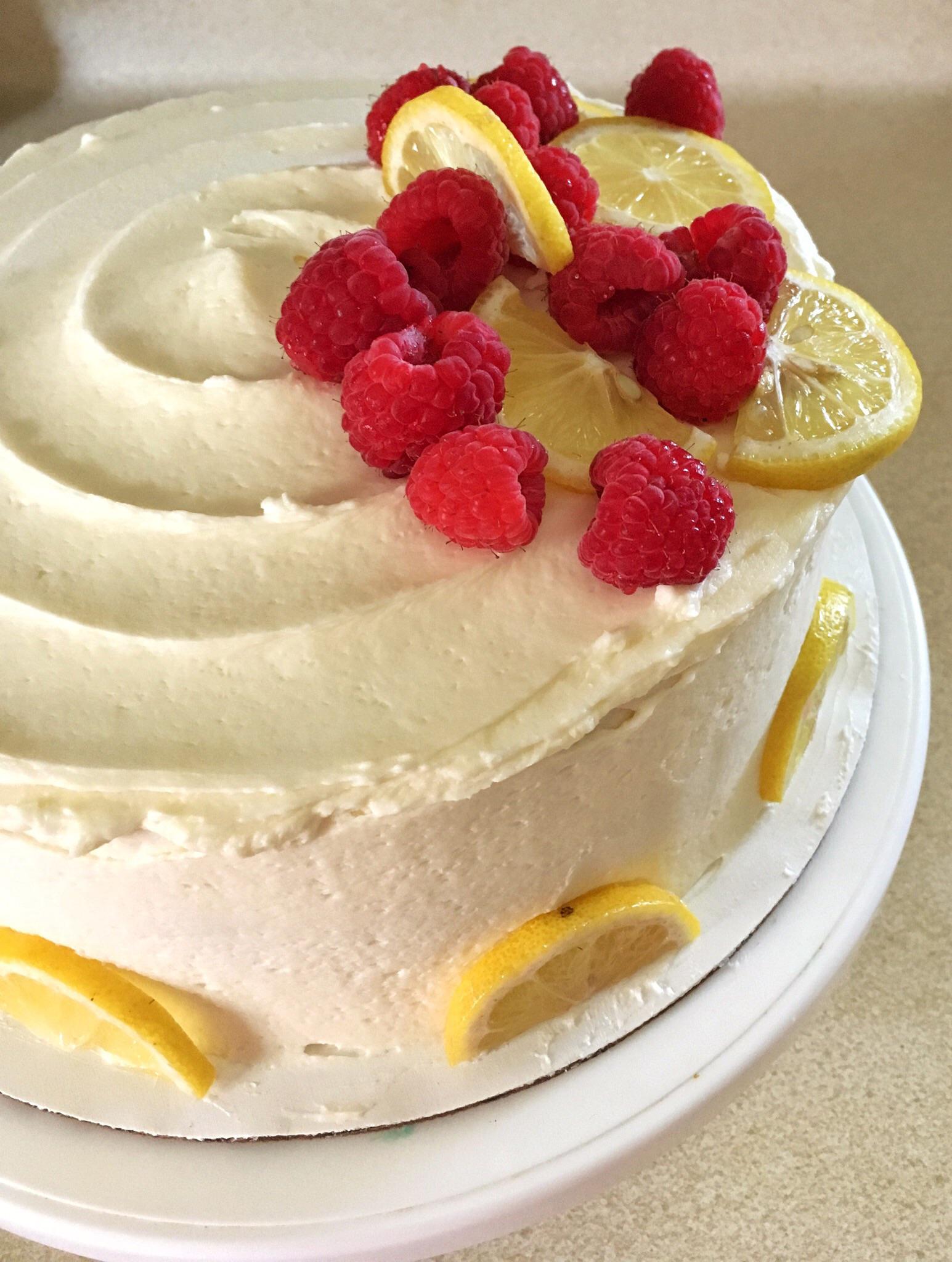 Lemon raspberry cake with mascarpone buttercream r/Baking
