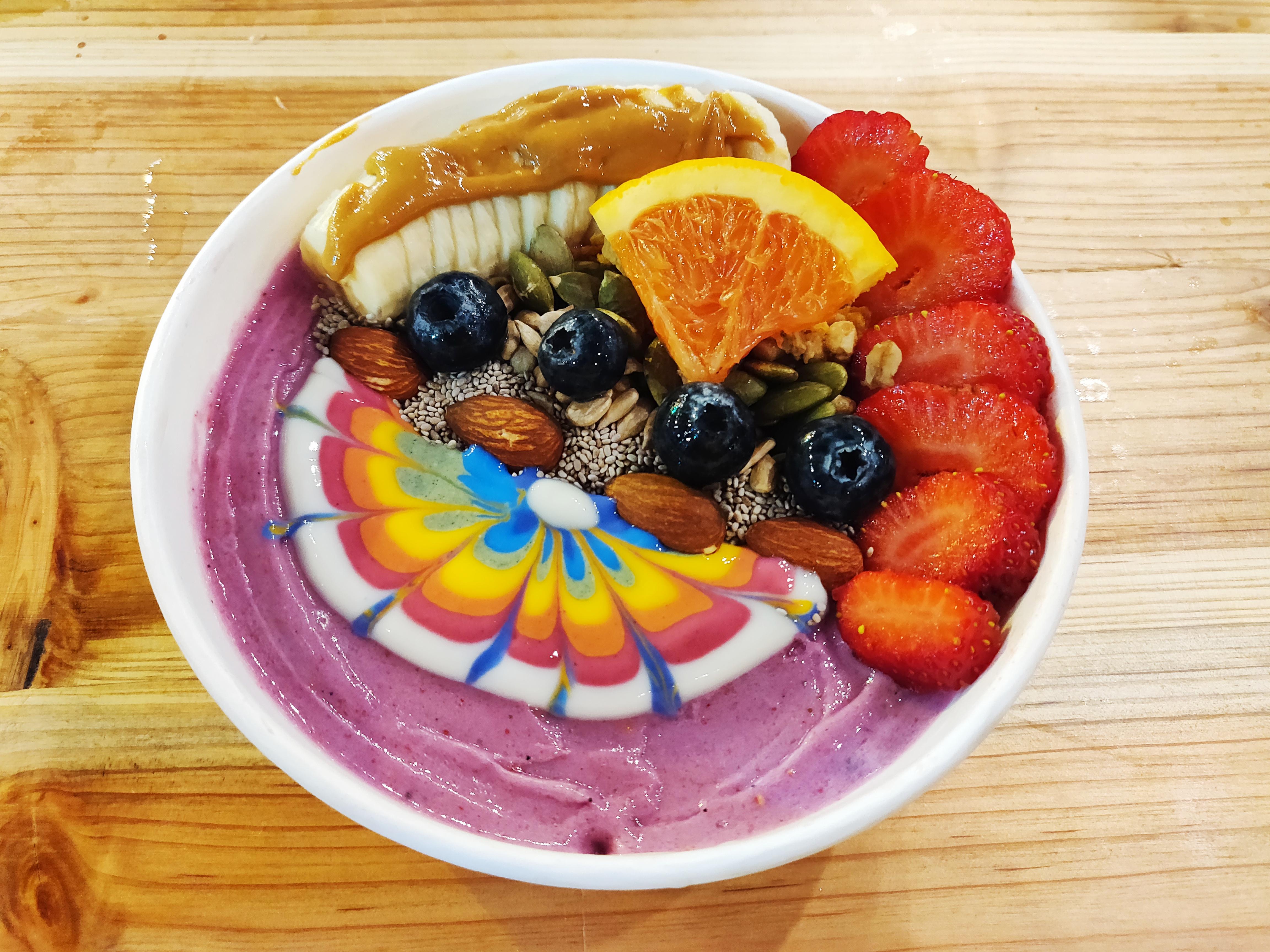 Unreal smoothie bowl at Paco Bangkok r/VeganFoodPorn