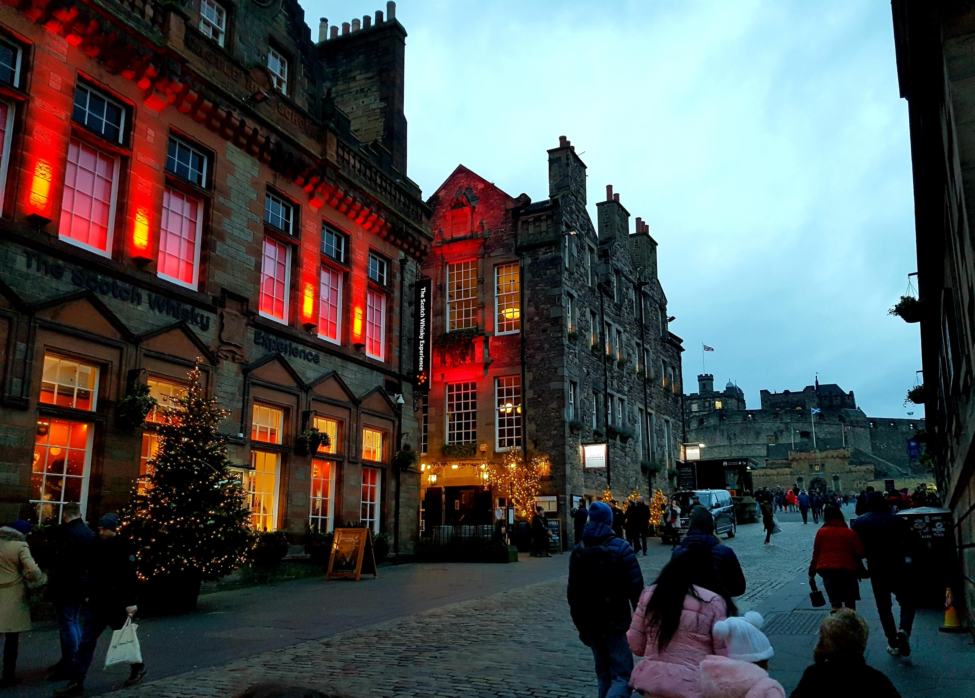 Old Town, Edinburgh, Scotland [3851x2759] r/CityPorn