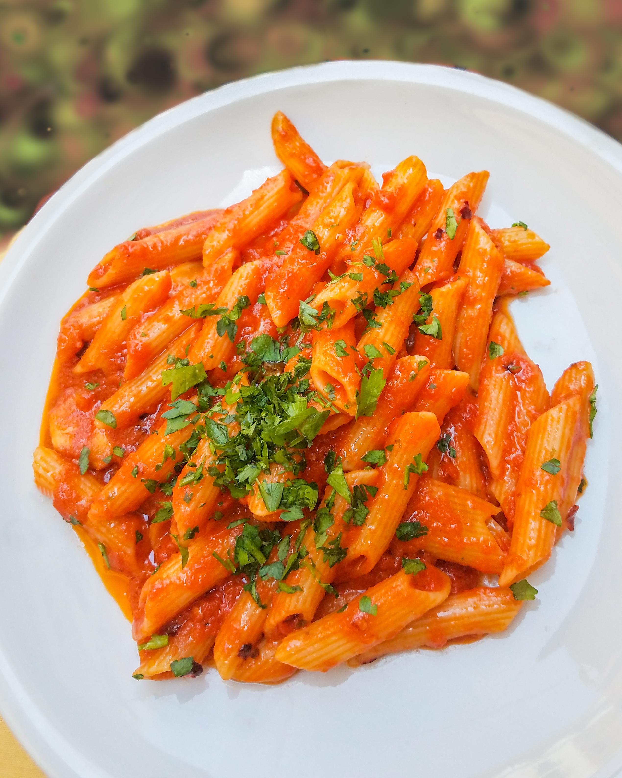 [Homemade] Penne Pasta in Rustic Tomato Sauce Garnished with Fresh