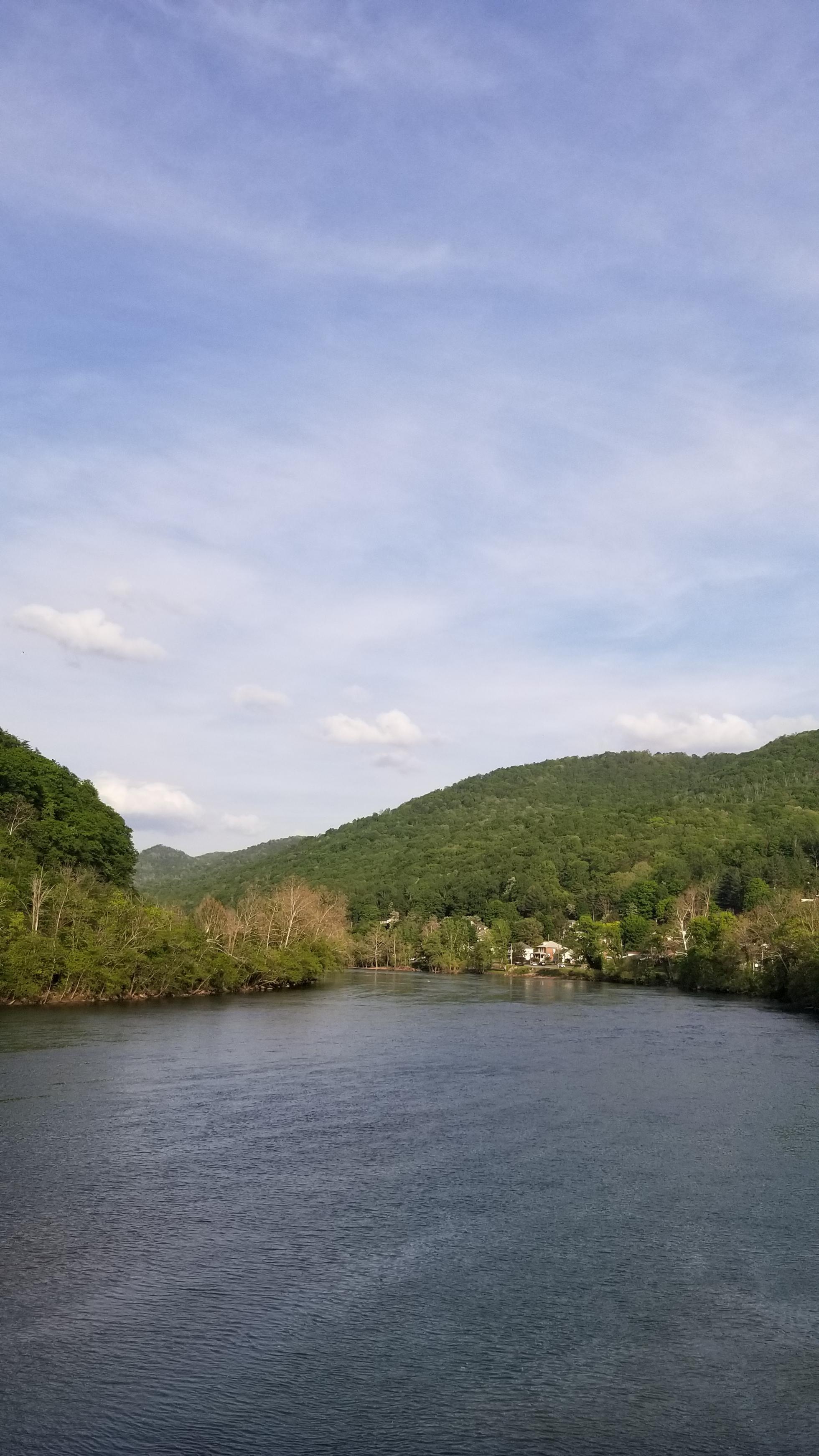 Took this photo today of the Greenbrier River in Hinton r/WestVirginia