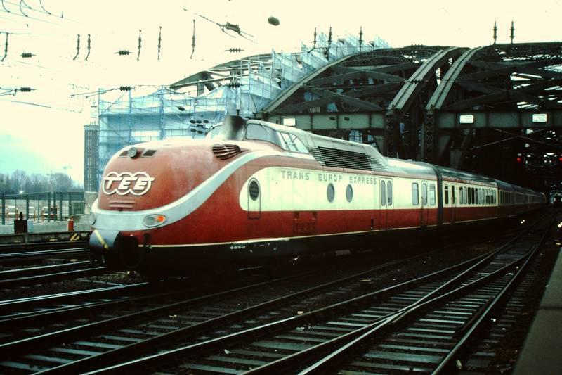 The 601 Trans Europ Express from 1957 r/RetroFuturism