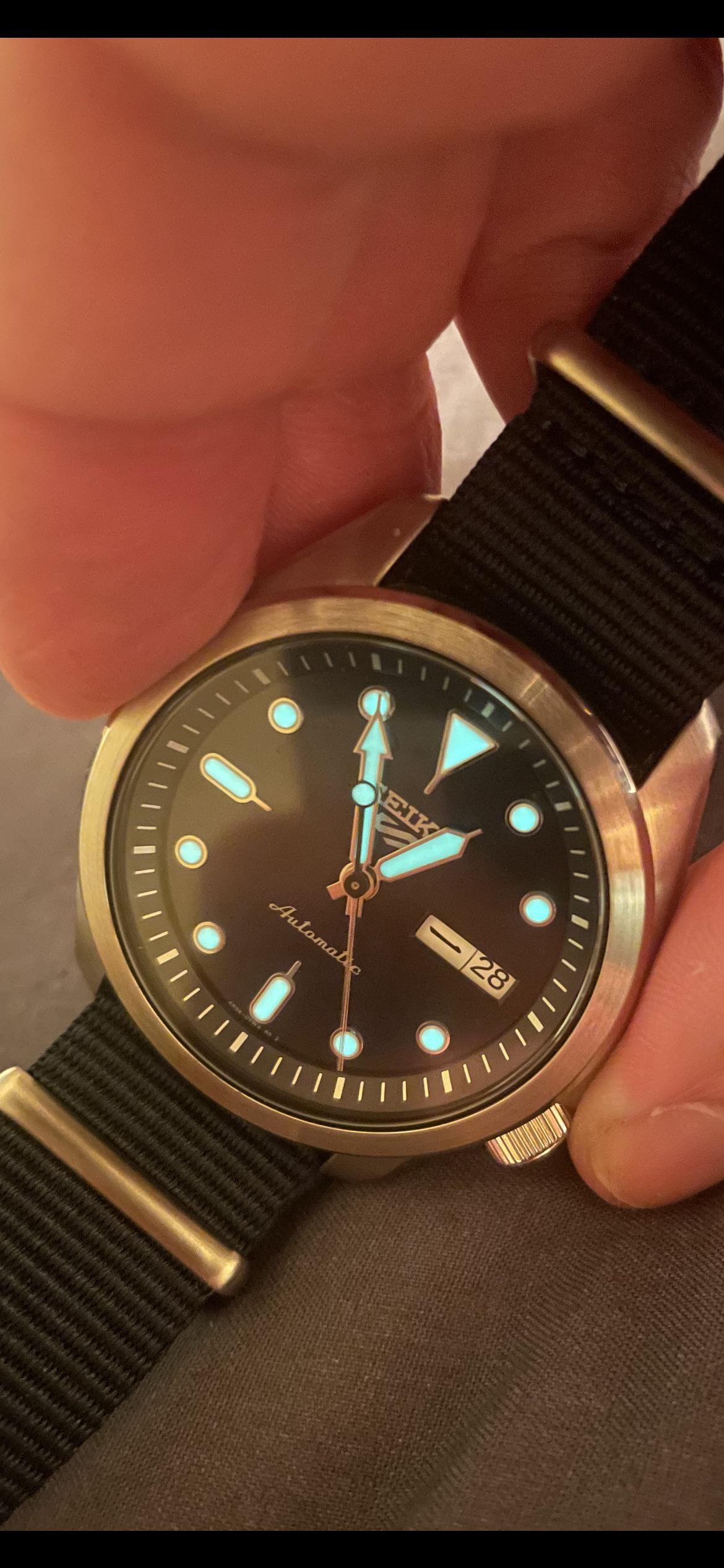 [Seiko 5] Love the glow in the dark r/Seiko