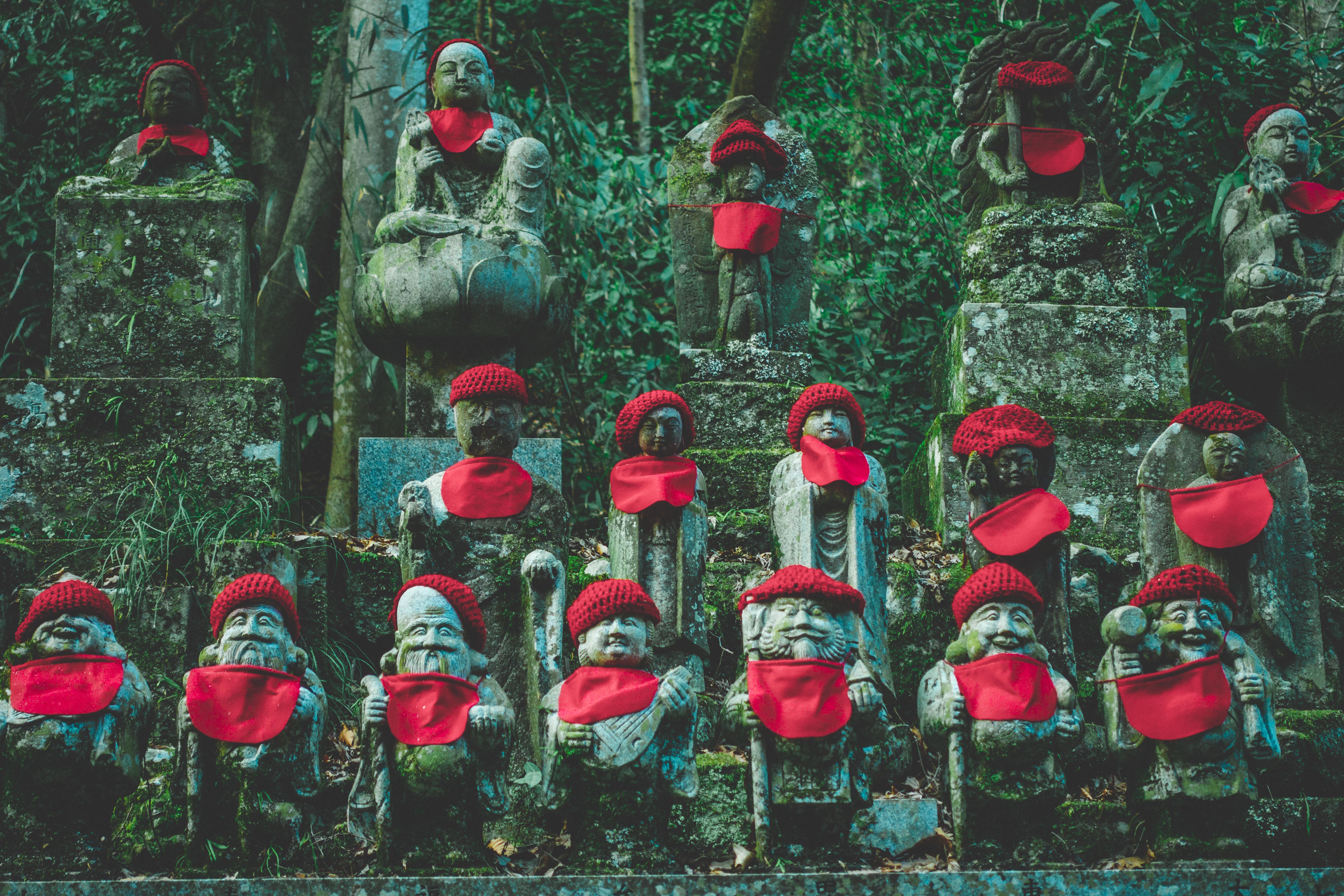 Jizo statues in Mount Takao r/japanpics
