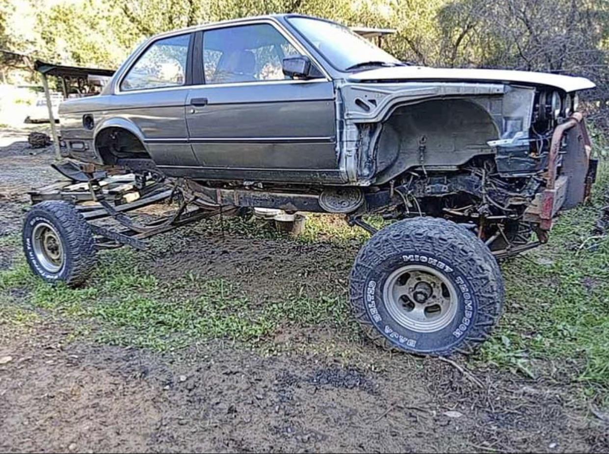Marketplace find. Bmw e30 on Pathfinder chassis. r/Shitty_Car_Mods