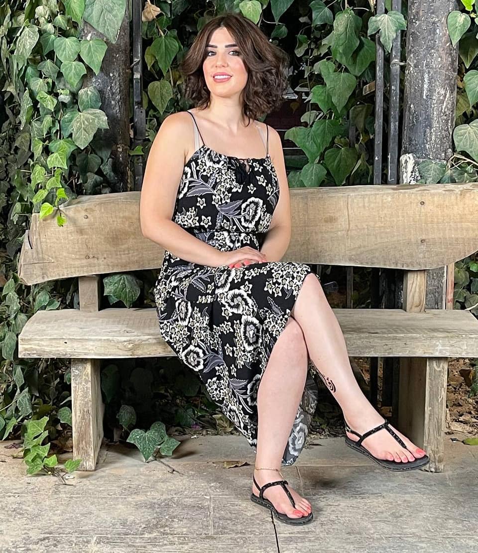 MILF and Her Incredible Feet With Thong Sandals r/thongsandals