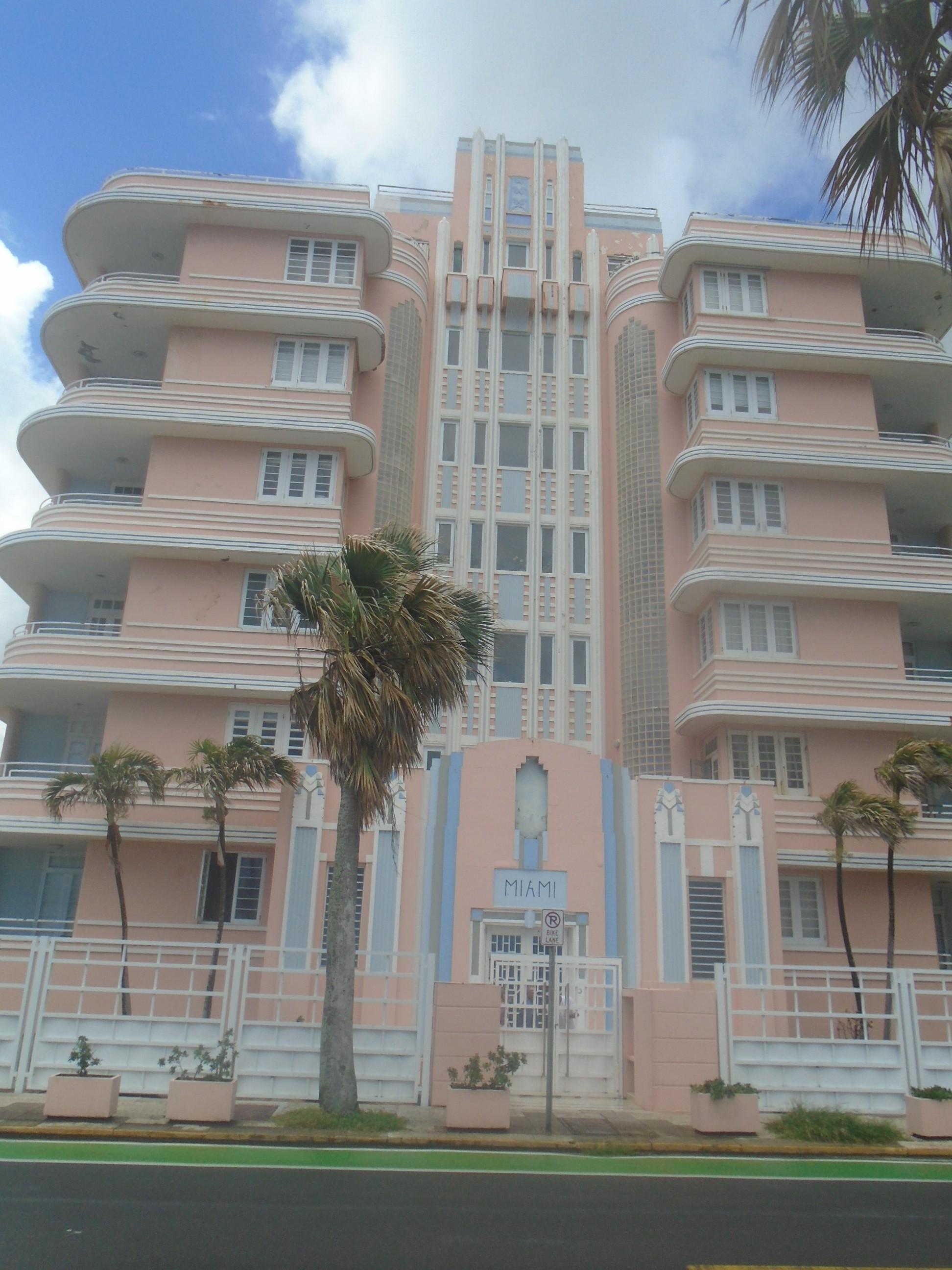 Apartment Building in San Juan, PR r/ArtDeco