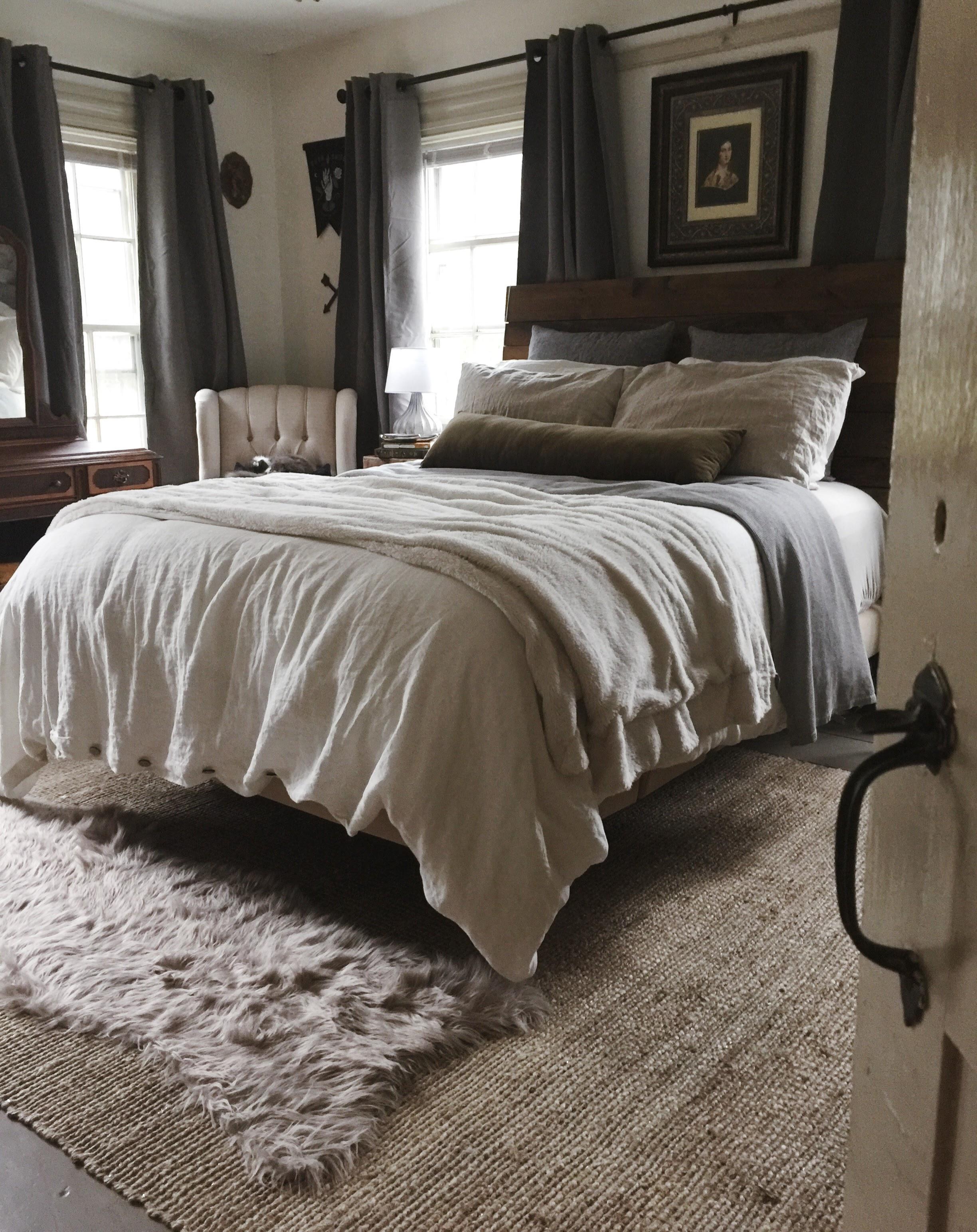 my cozy master bedroom in a rural farmhouse, western massachusetts r/AmateurRoomPorn