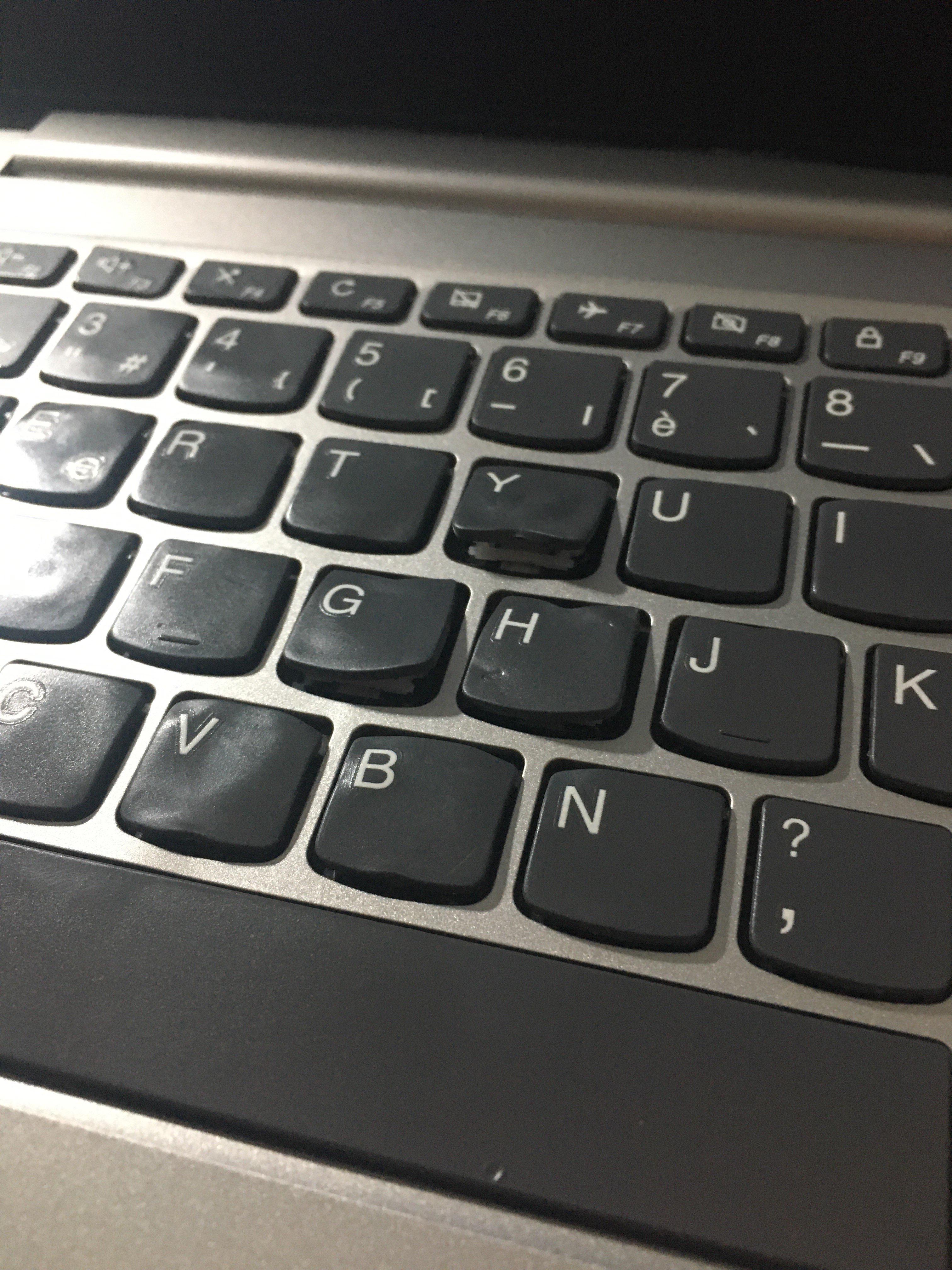 My friend's laptop overheated and melted the keyboard r/techsupportgore