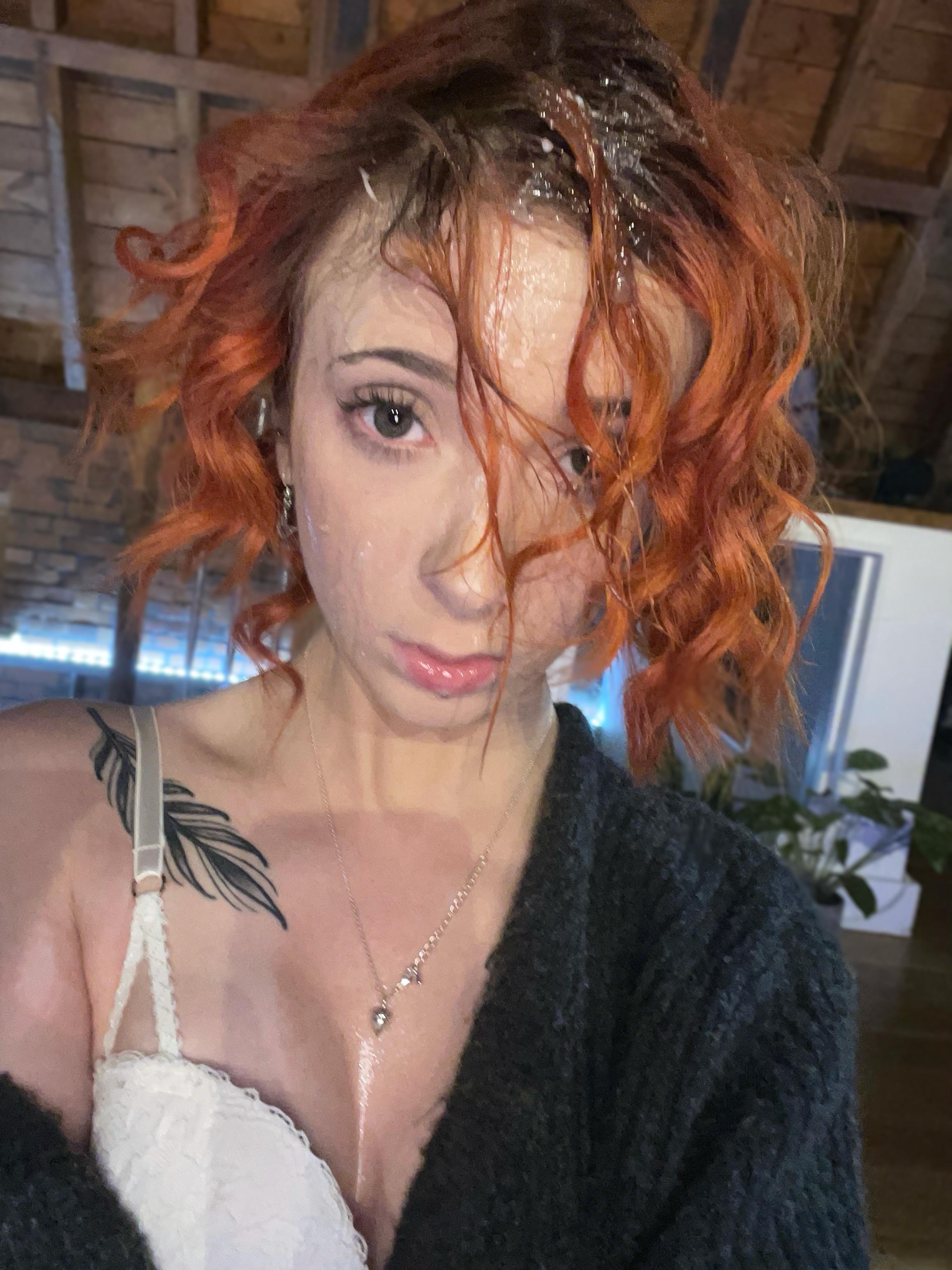 The sulking look of Jade Vow : CumInHair