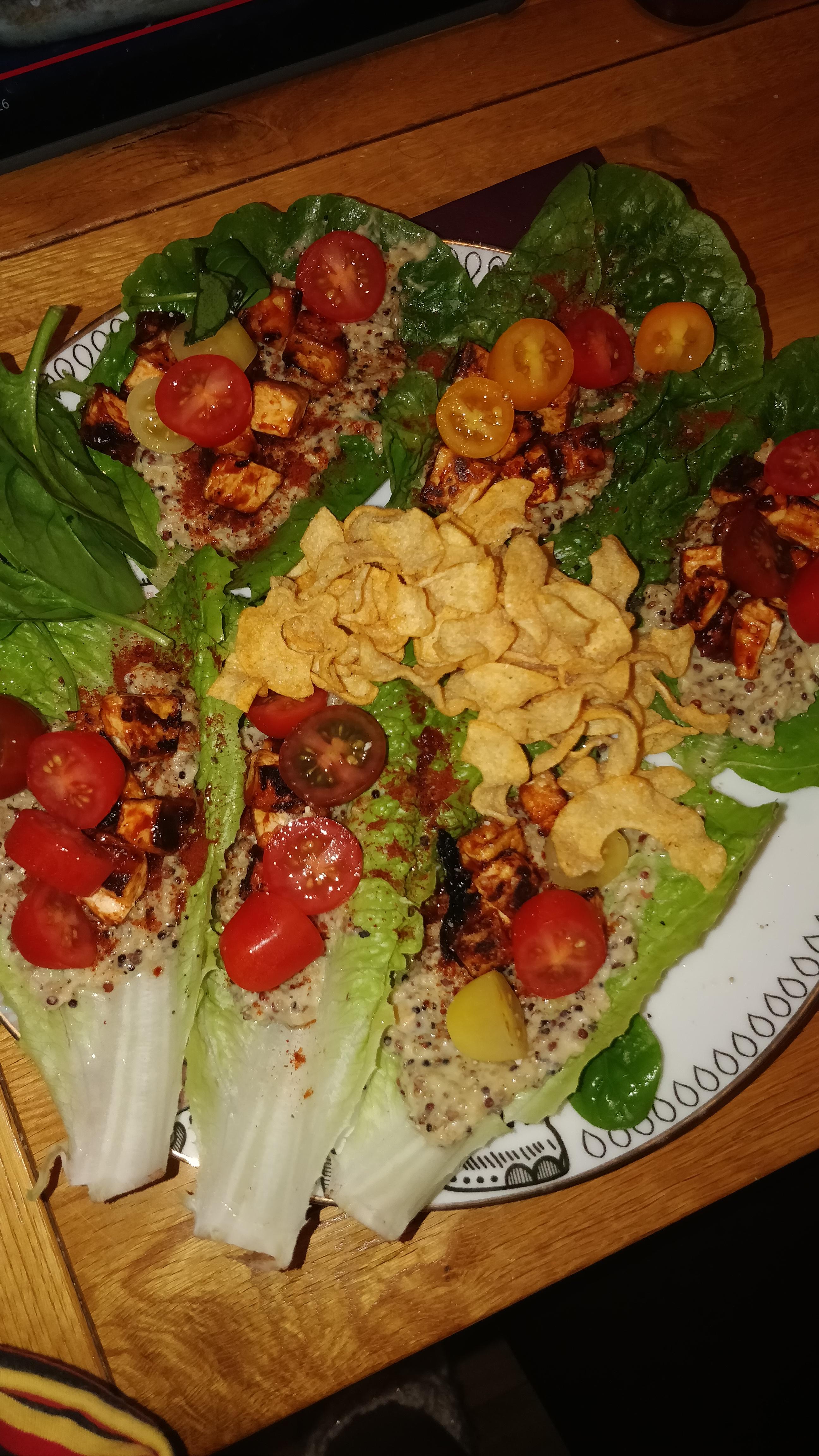 Quinoa, tofu and hummus lettuce wraps with lentil chips 365cal ! r