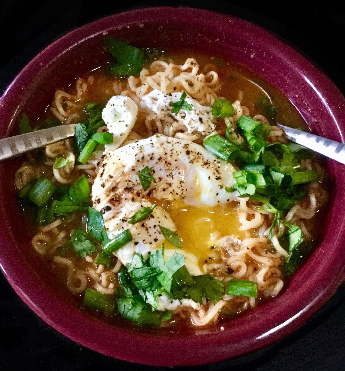 [Homemade] Sriracha ramen with poached egg r/food