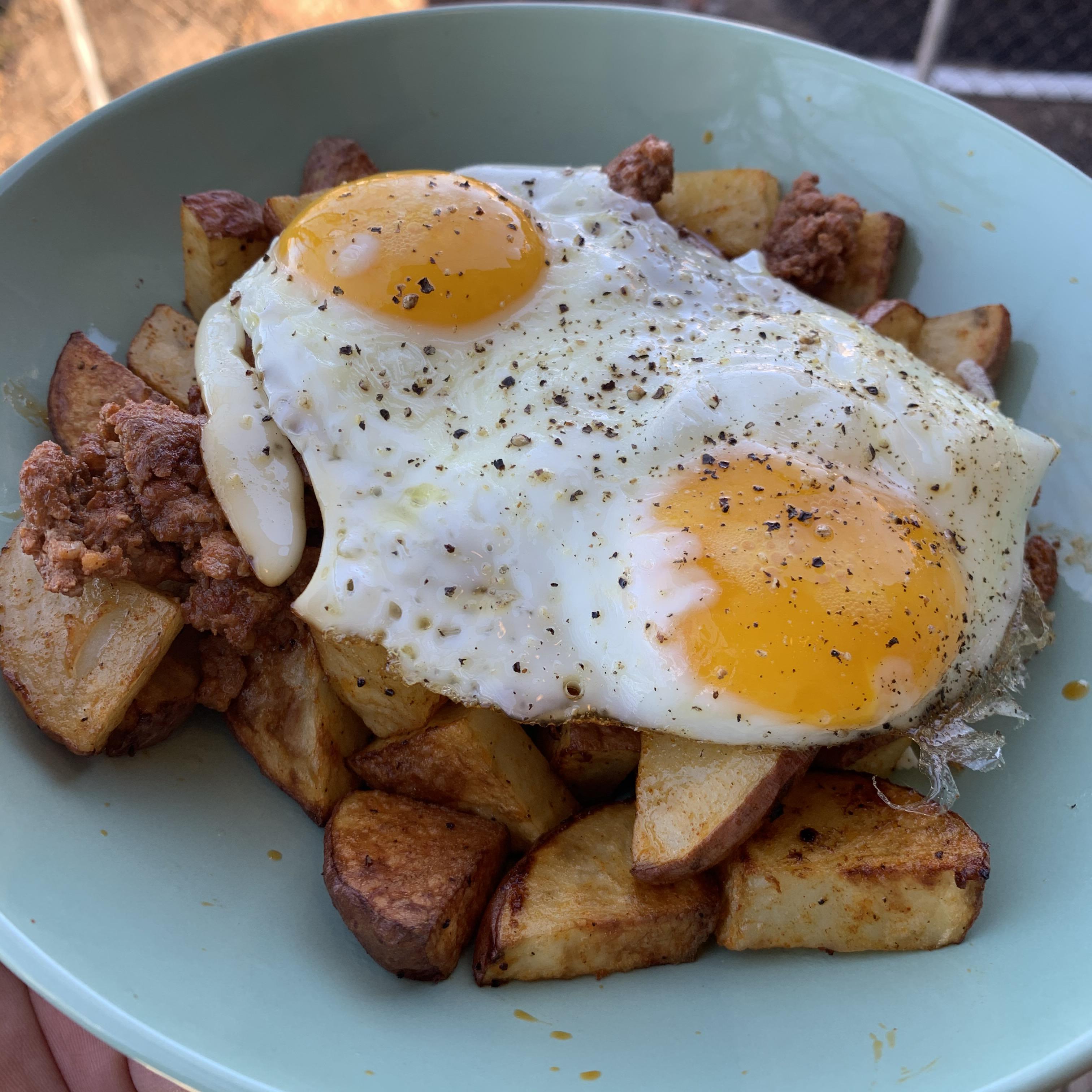 R1D5 eggs, chorizo. and airfried red potatoes whole30