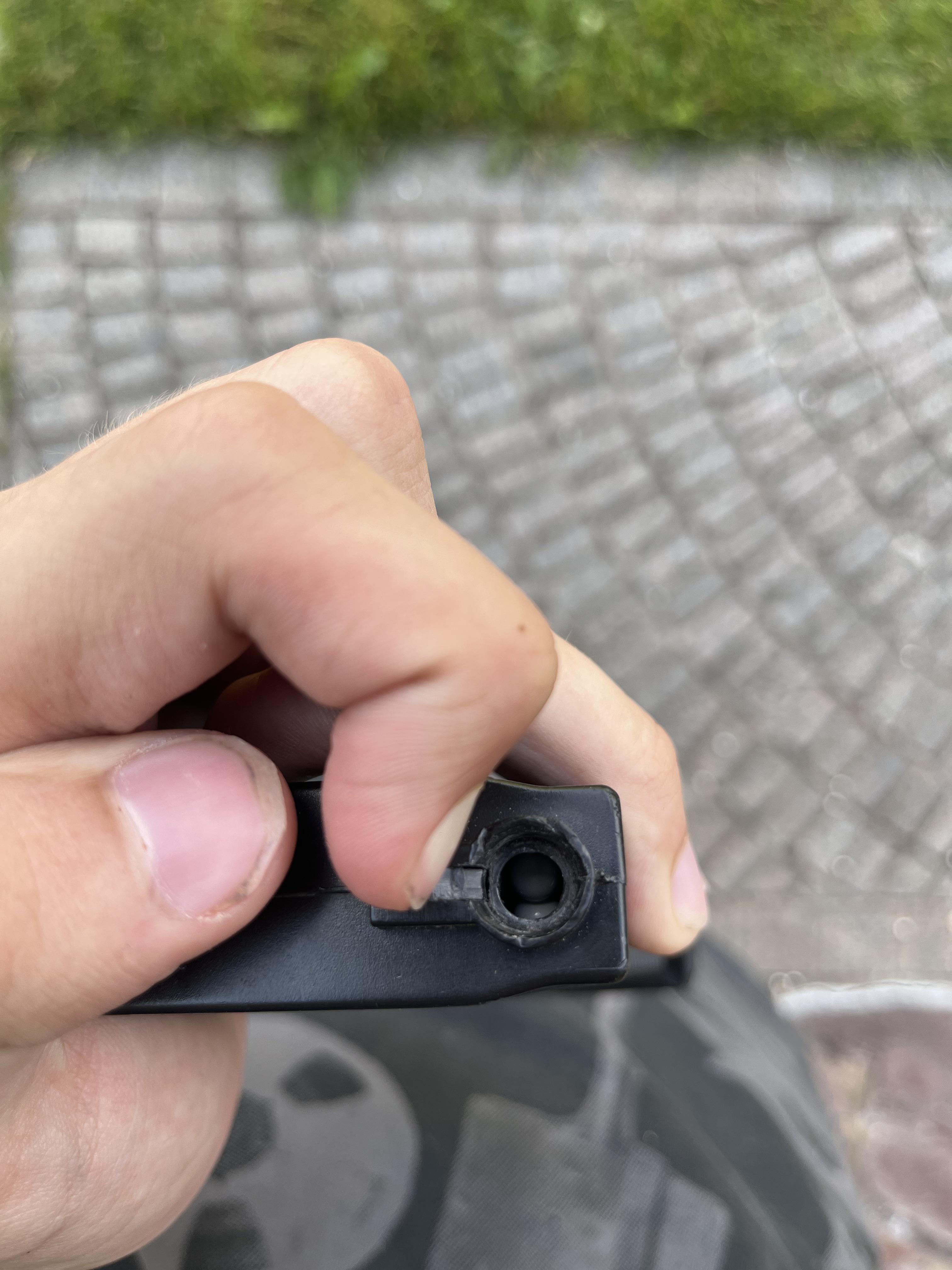 Having a feeding problem with 3 of my ares amoeba mags. Is it spring