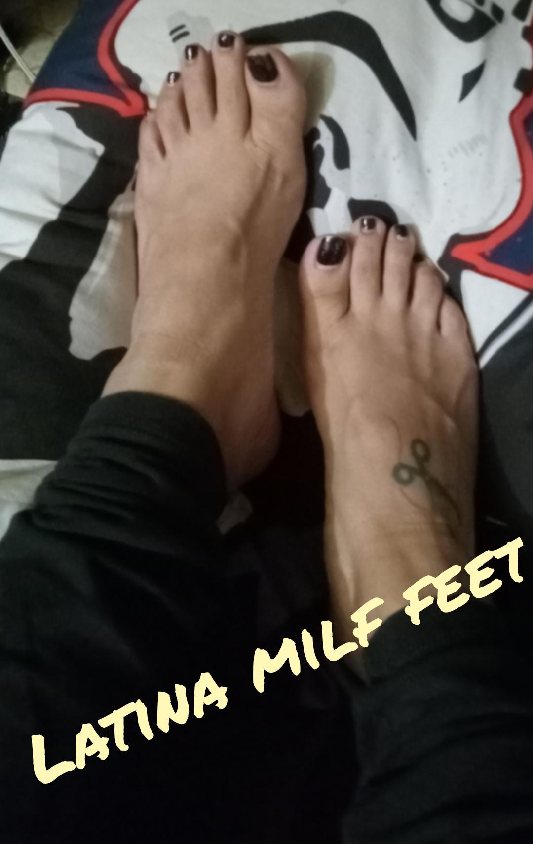 Latina feet : amateurfeets