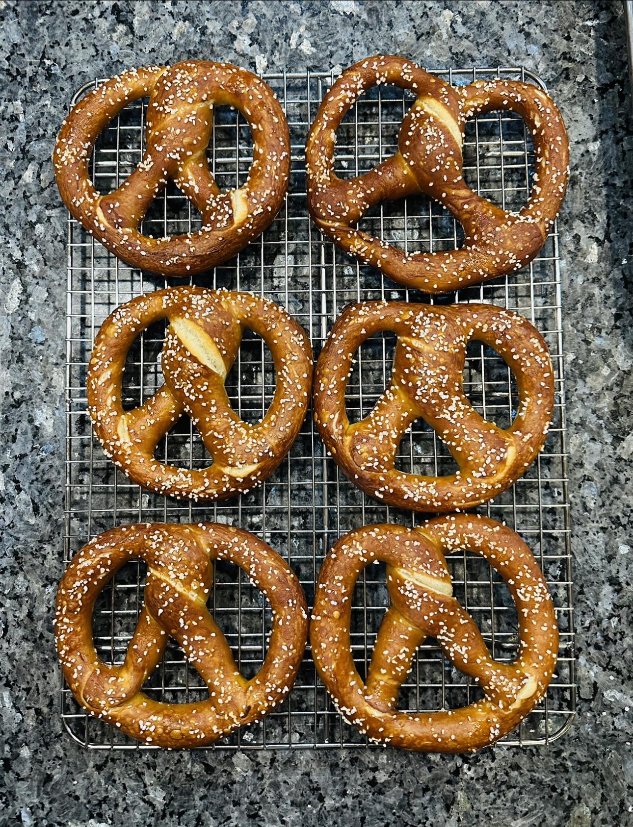German lyedipped pretzels r/FoodPorn
