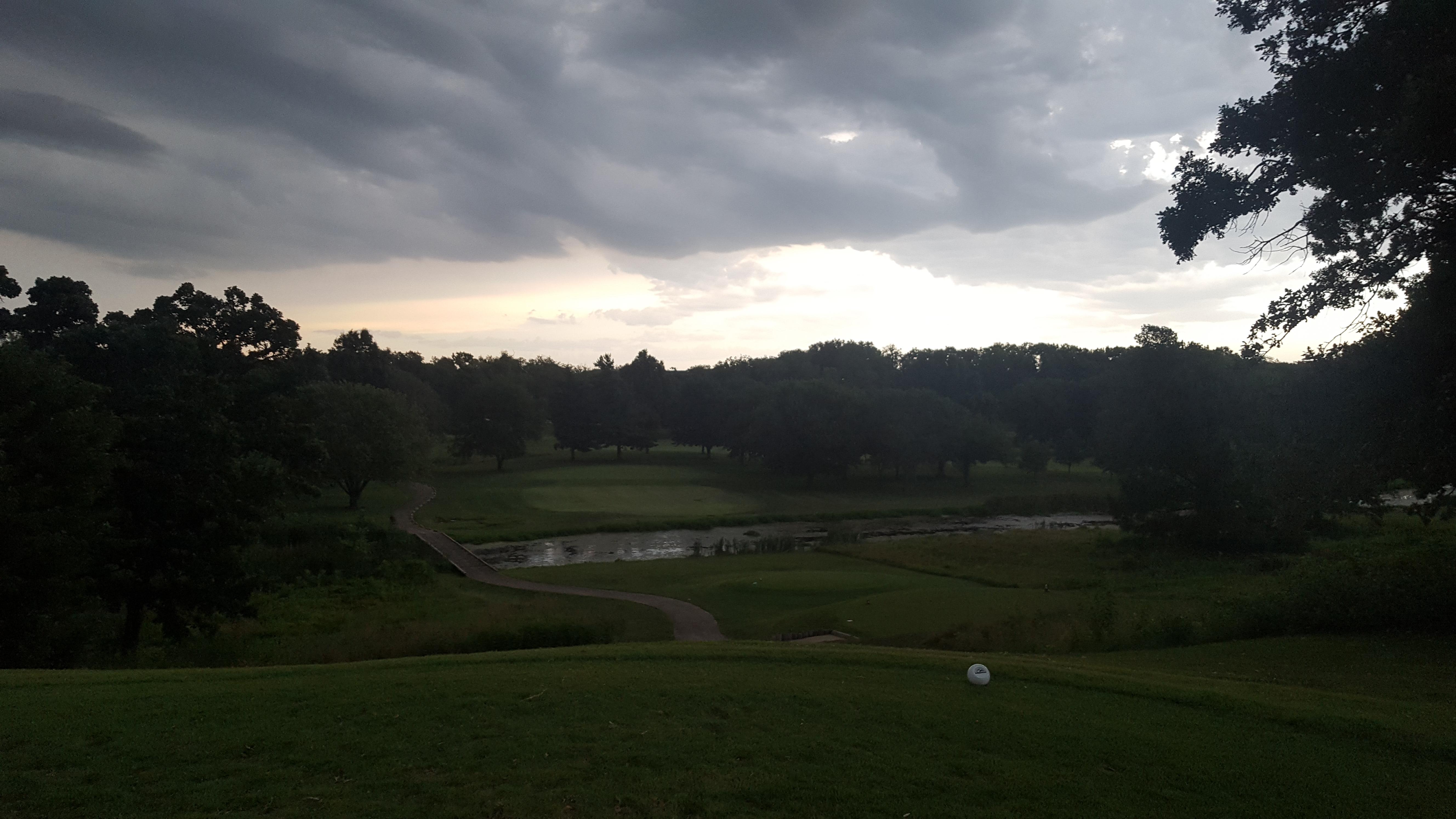 Storm's abrewin' in Kansas (Lake Shawnee Golf Course, Topeka, KS) r/golf