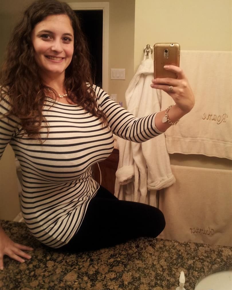 Busty Selfie in Stripes : 2busty2hide