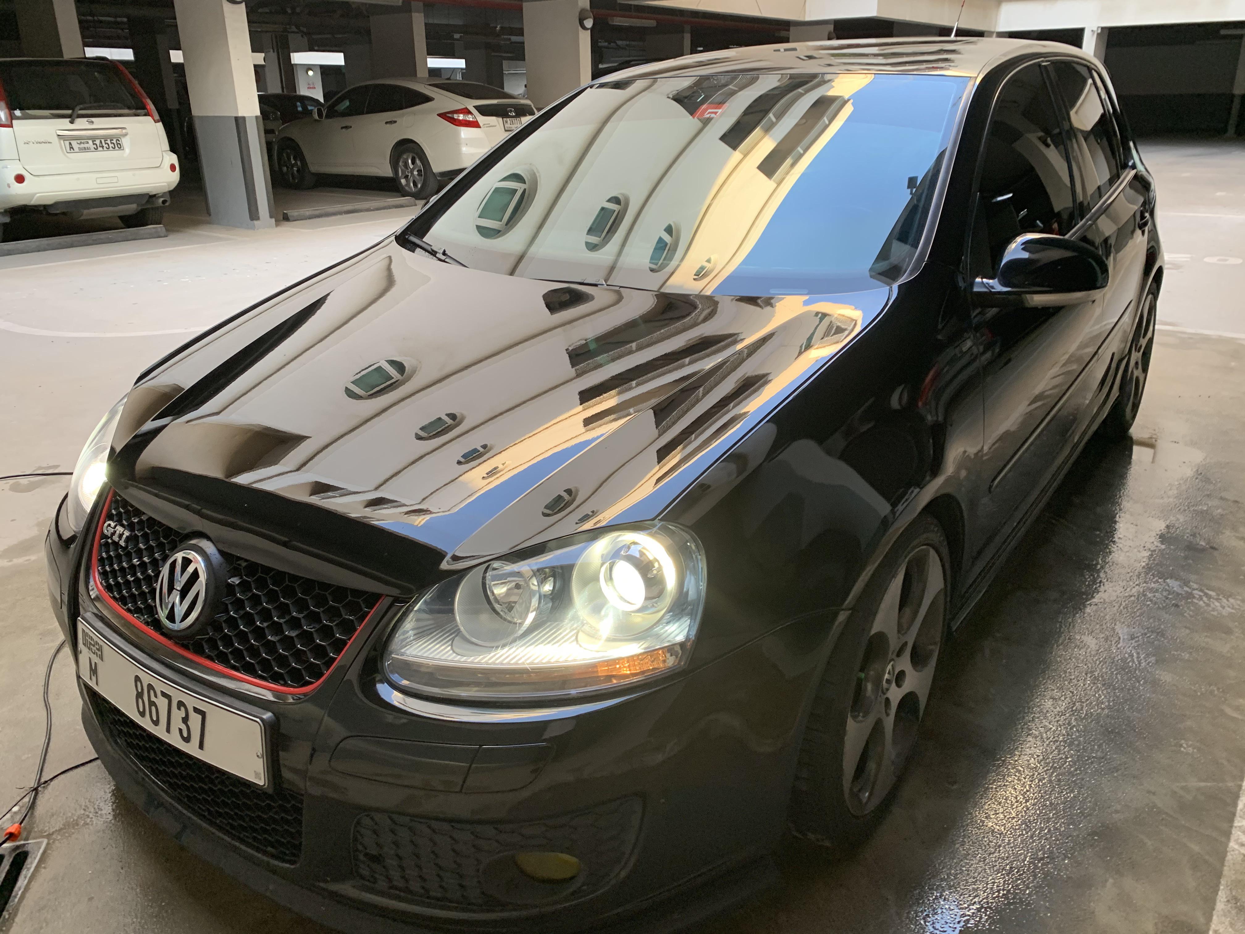 Black cars, dirty 1 hour after cleaning them ( r/DubaiPetrolHeads