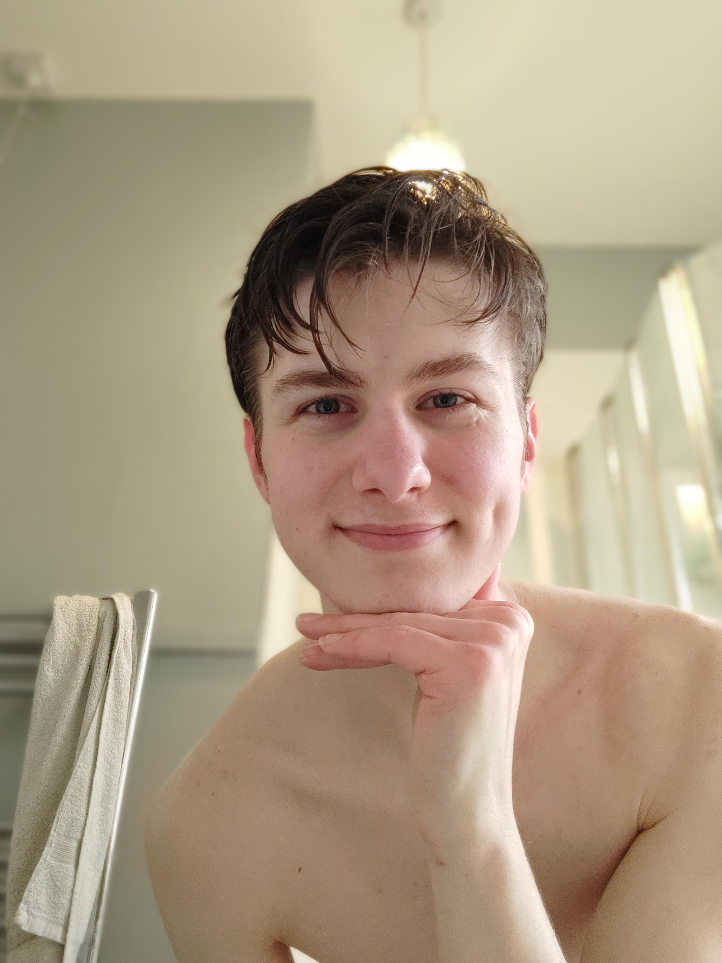 Natural shower hair doing what it wants r/MensHairFetish