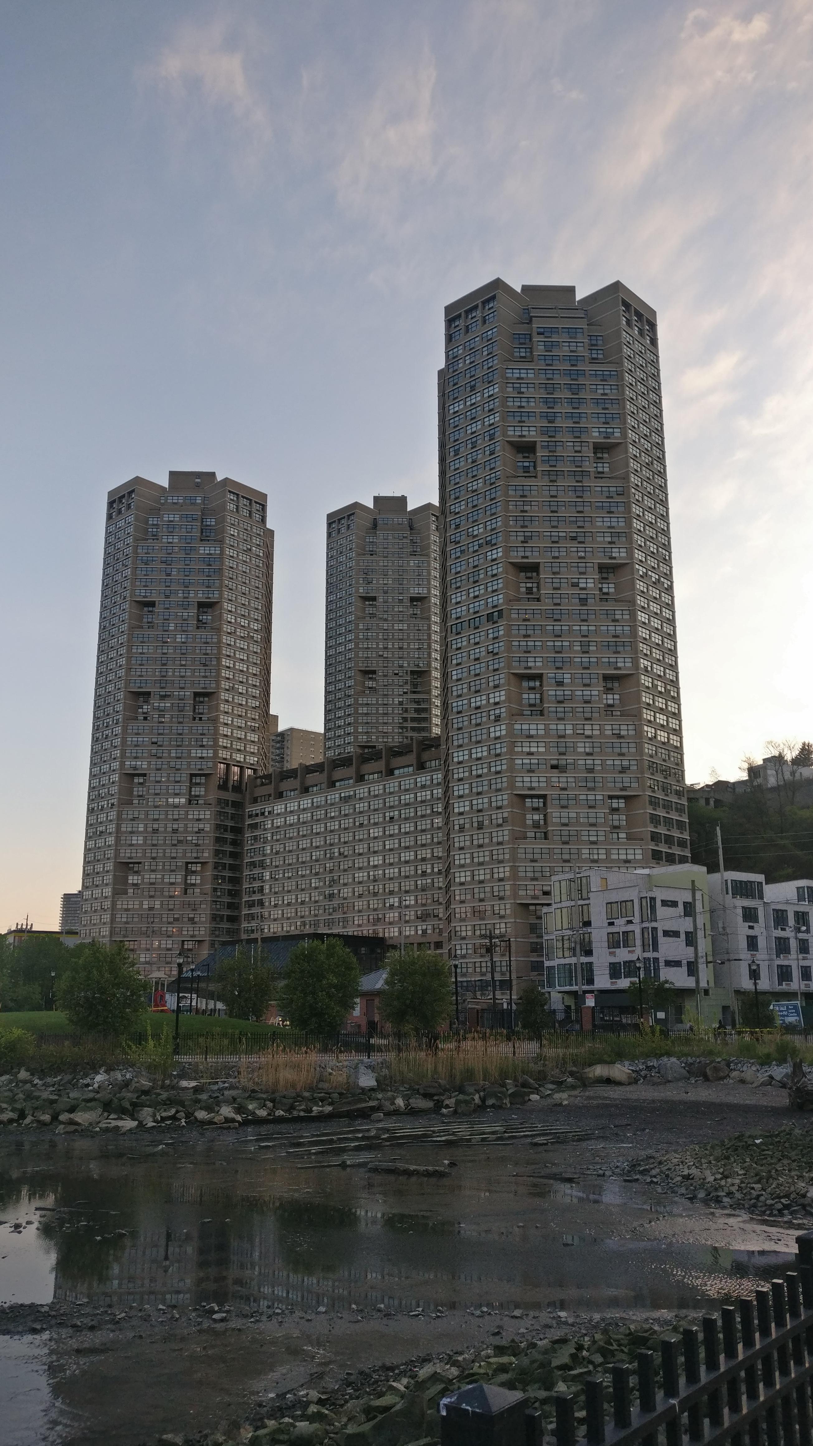 Galaxy Towers in Guttenberg, NJ. r/CityPorn