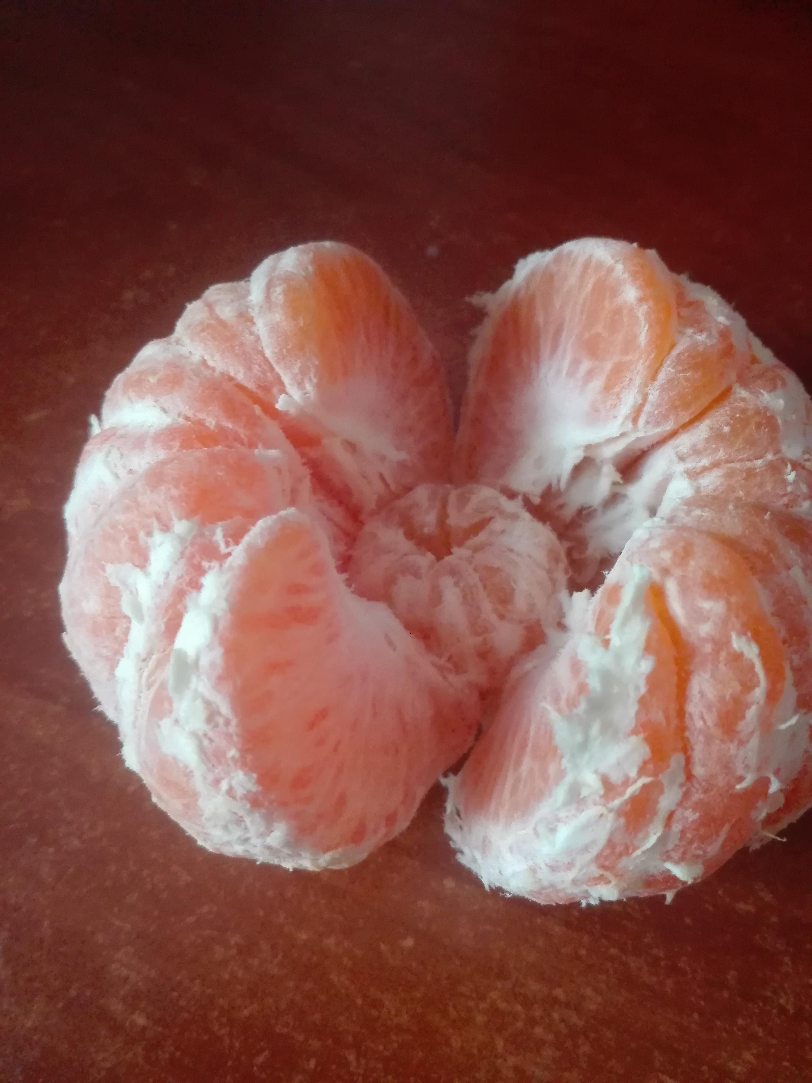 This mandarin had a mini mandarin inside. r/mandarinbois