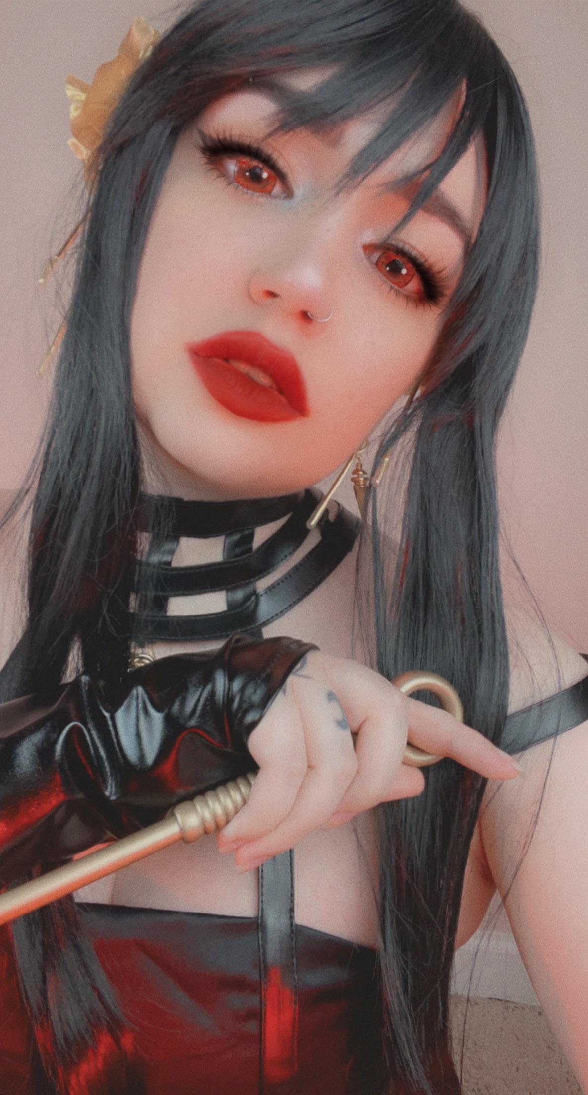 Alyssandria as Yor Forger from Spy x Family 🥀 : CosplayNation