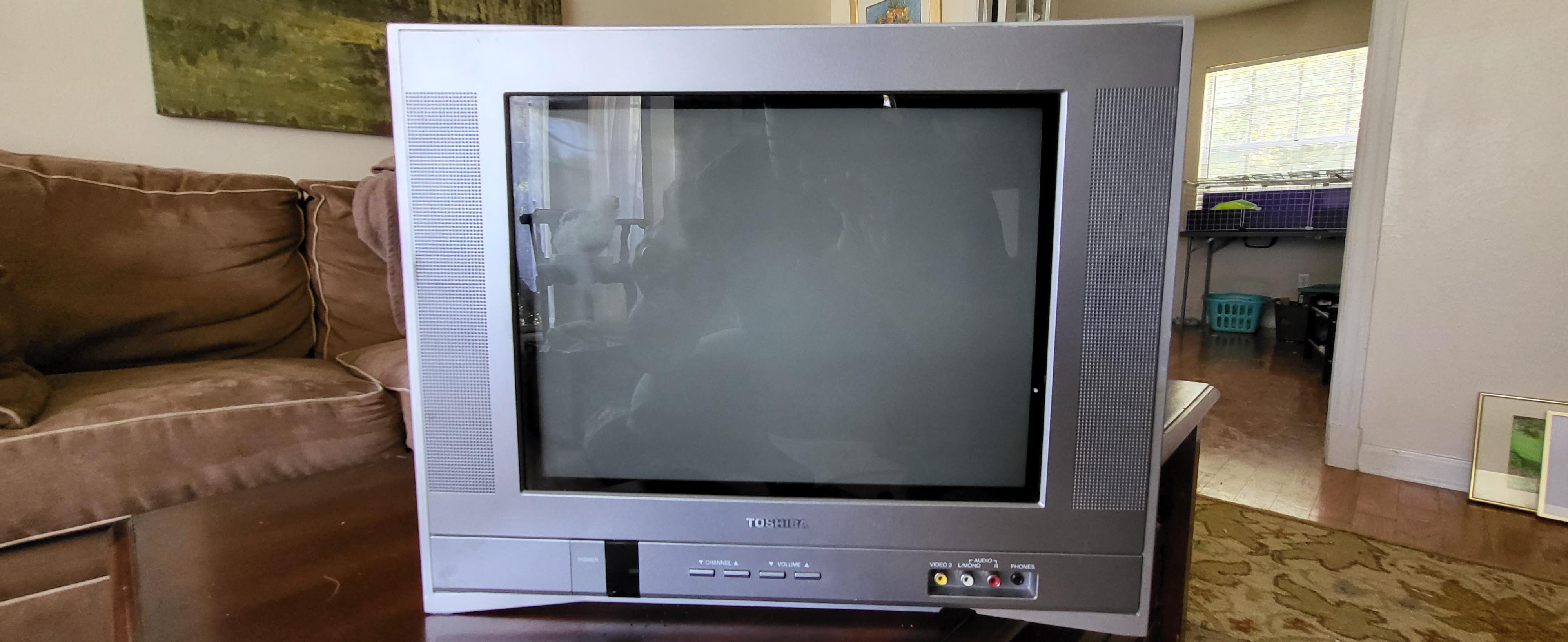 Just picked up this little fella. Toshiba 14Af44. Missing the remote