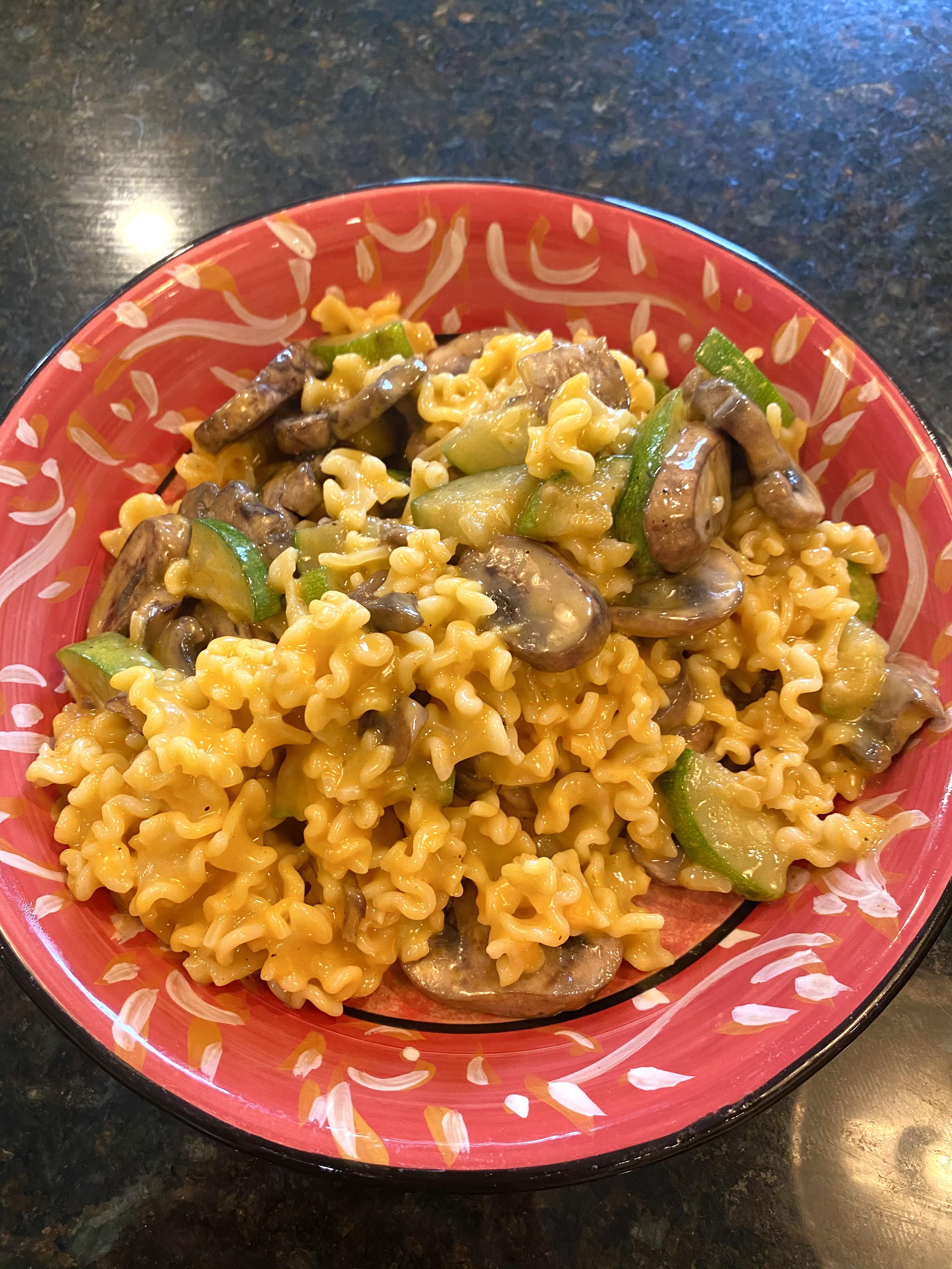 Vegan mac n’ cheese from Pastabilities with zucchini and mushrooms r