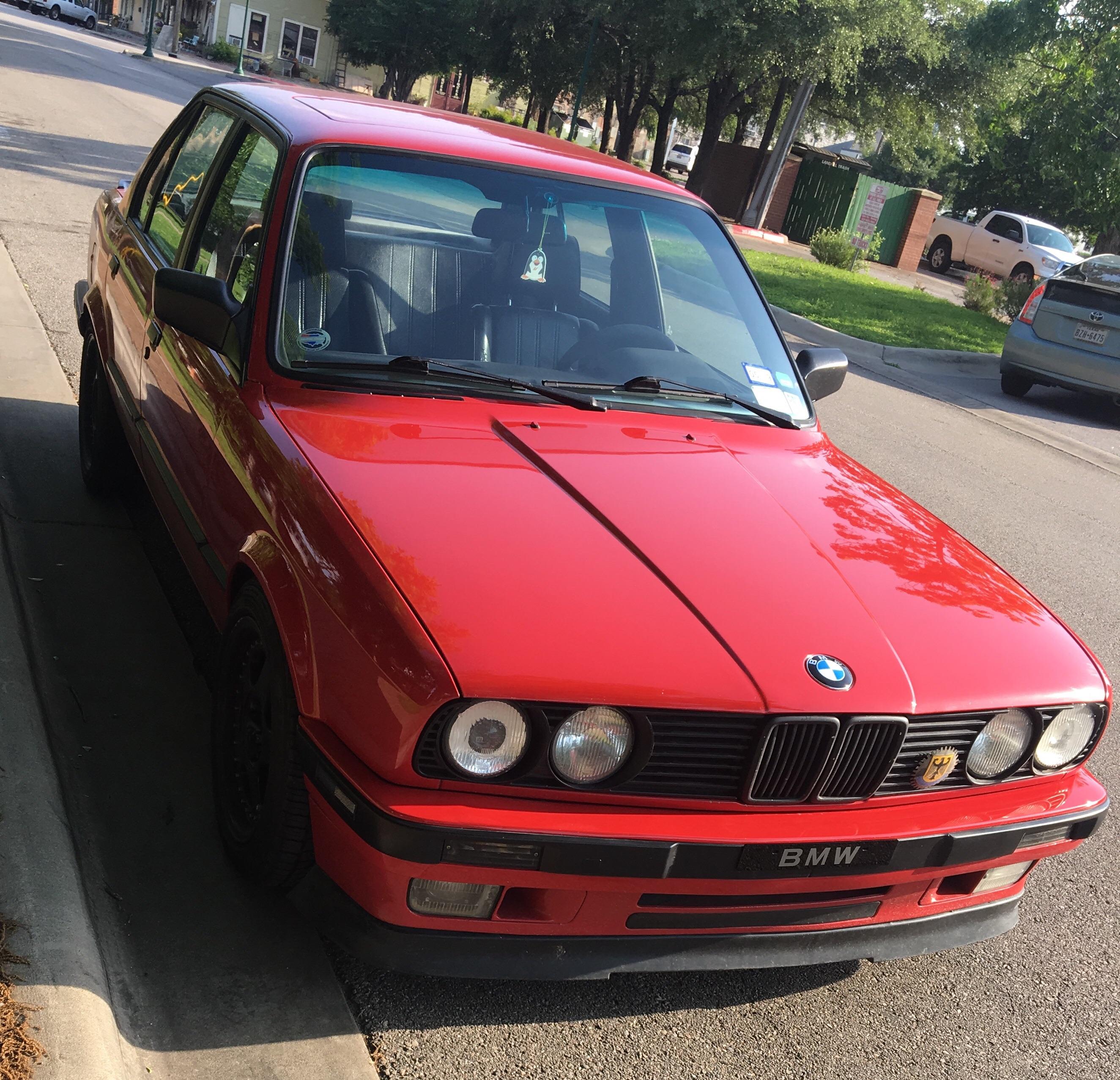 With all the white cars being posted figured I better mix it up E30
